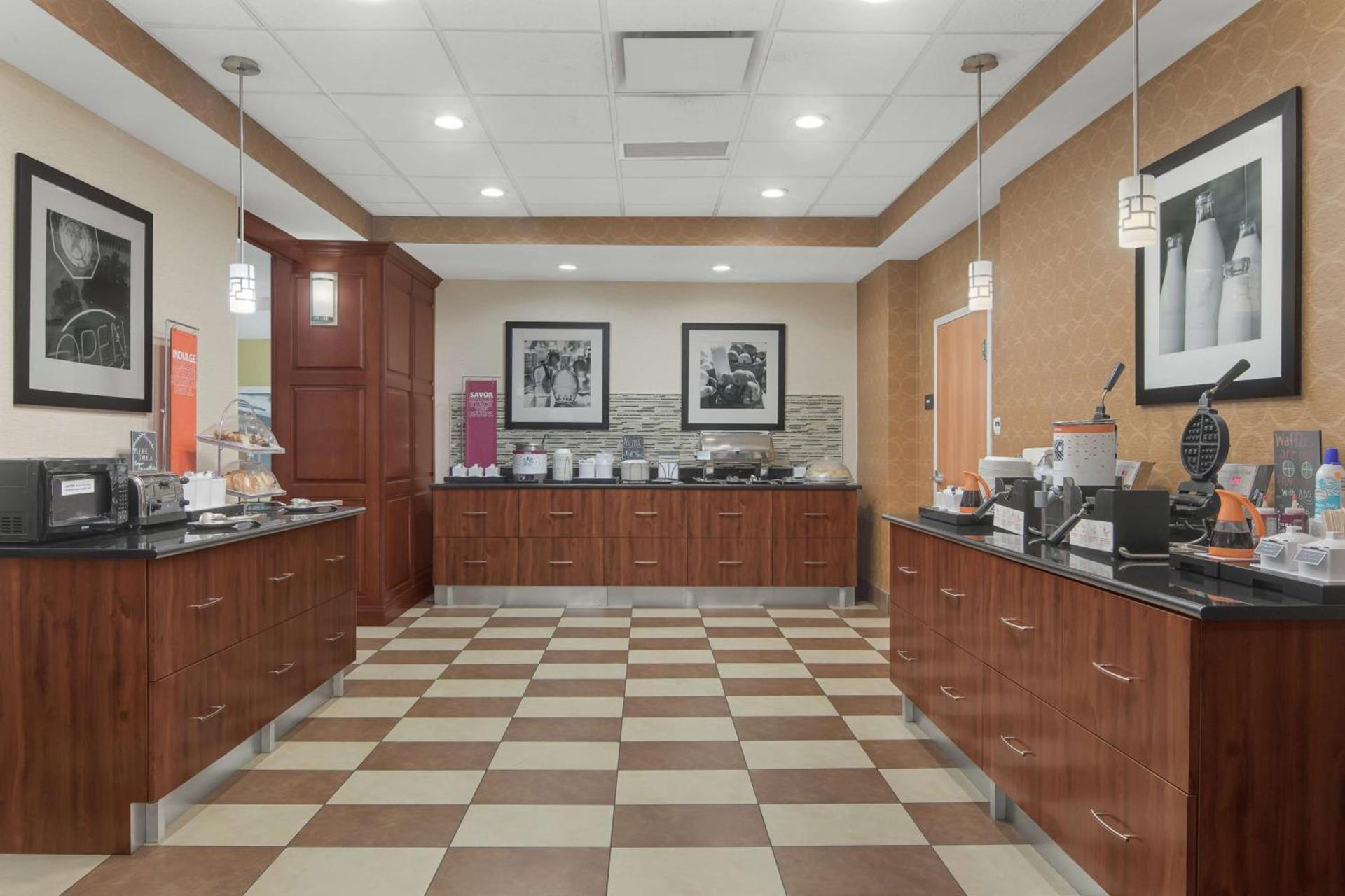 Hampton Inn & Suites Macon I-75 North photo 8