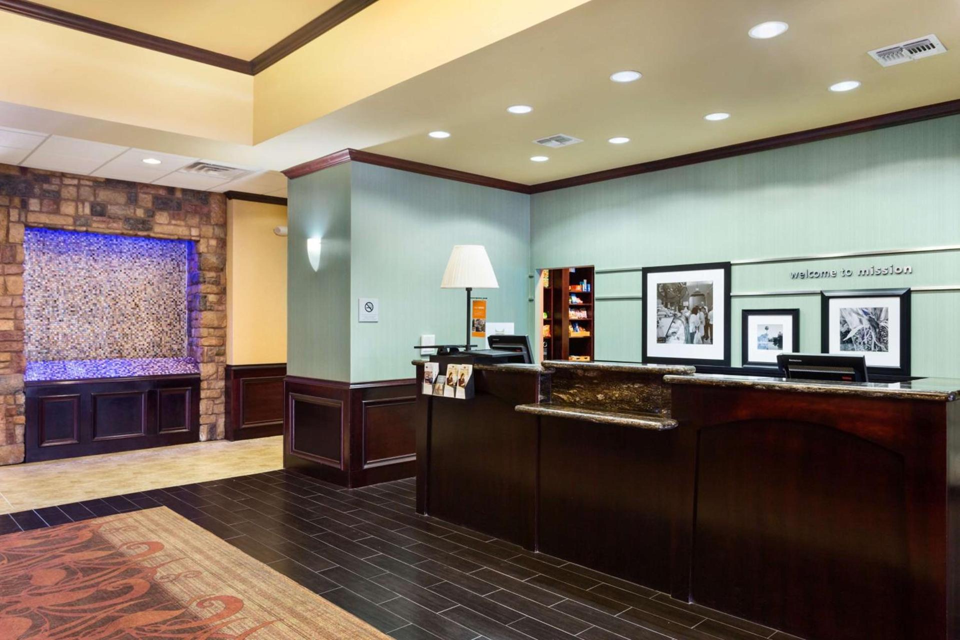 Hampton Inn & Suites Mission photo 3