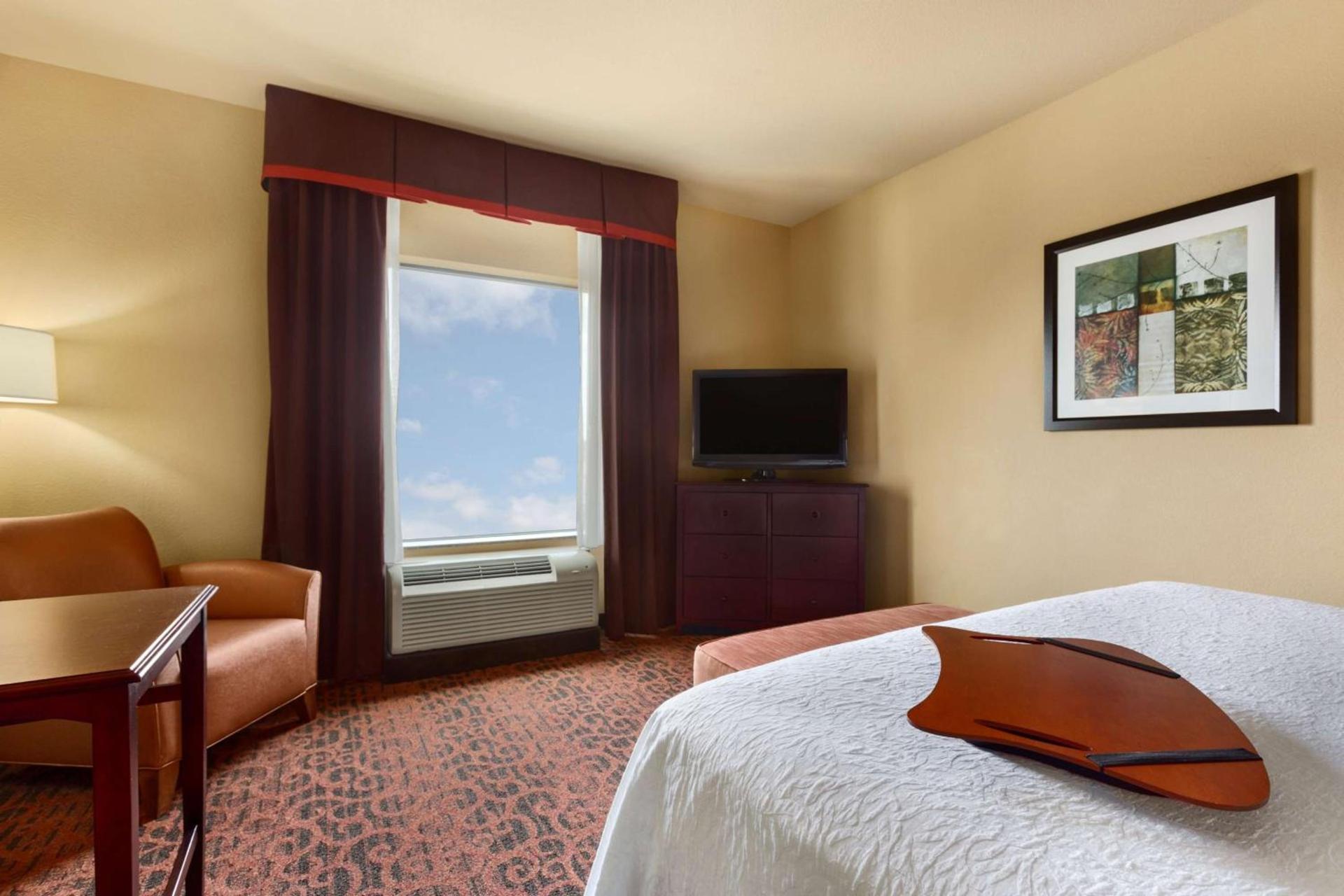 Hampton Inn & Suites Mission photo 9
