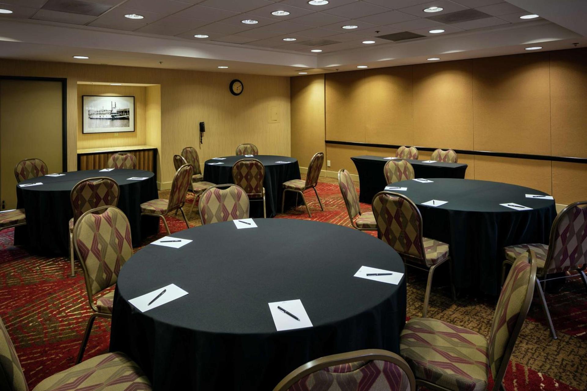 Hilton Stockton photo 34
