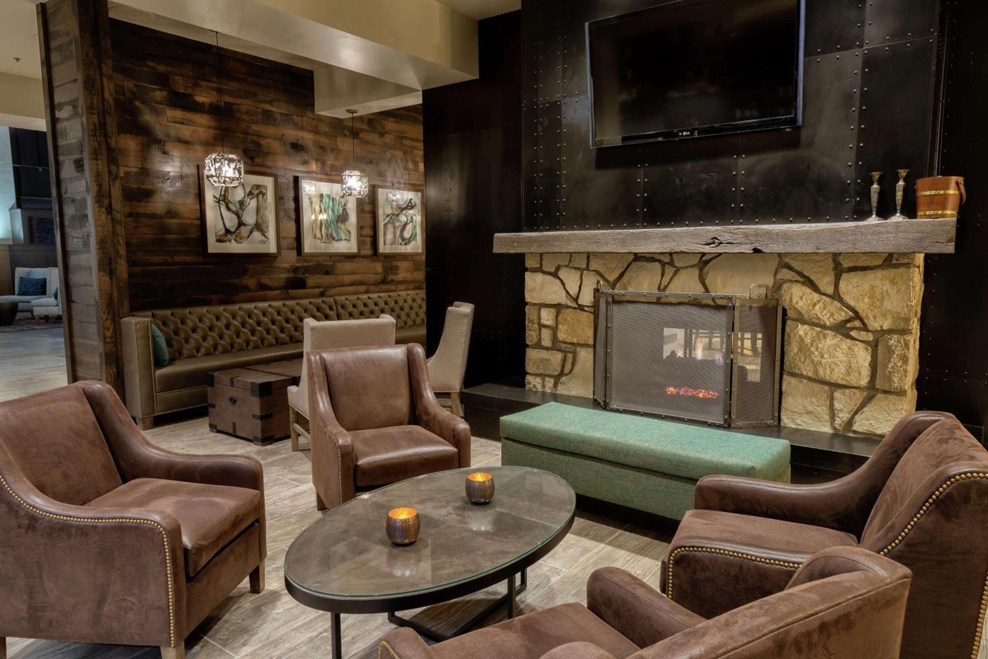 Embassy Suites by Hilton Tulsa I-44 photo 5