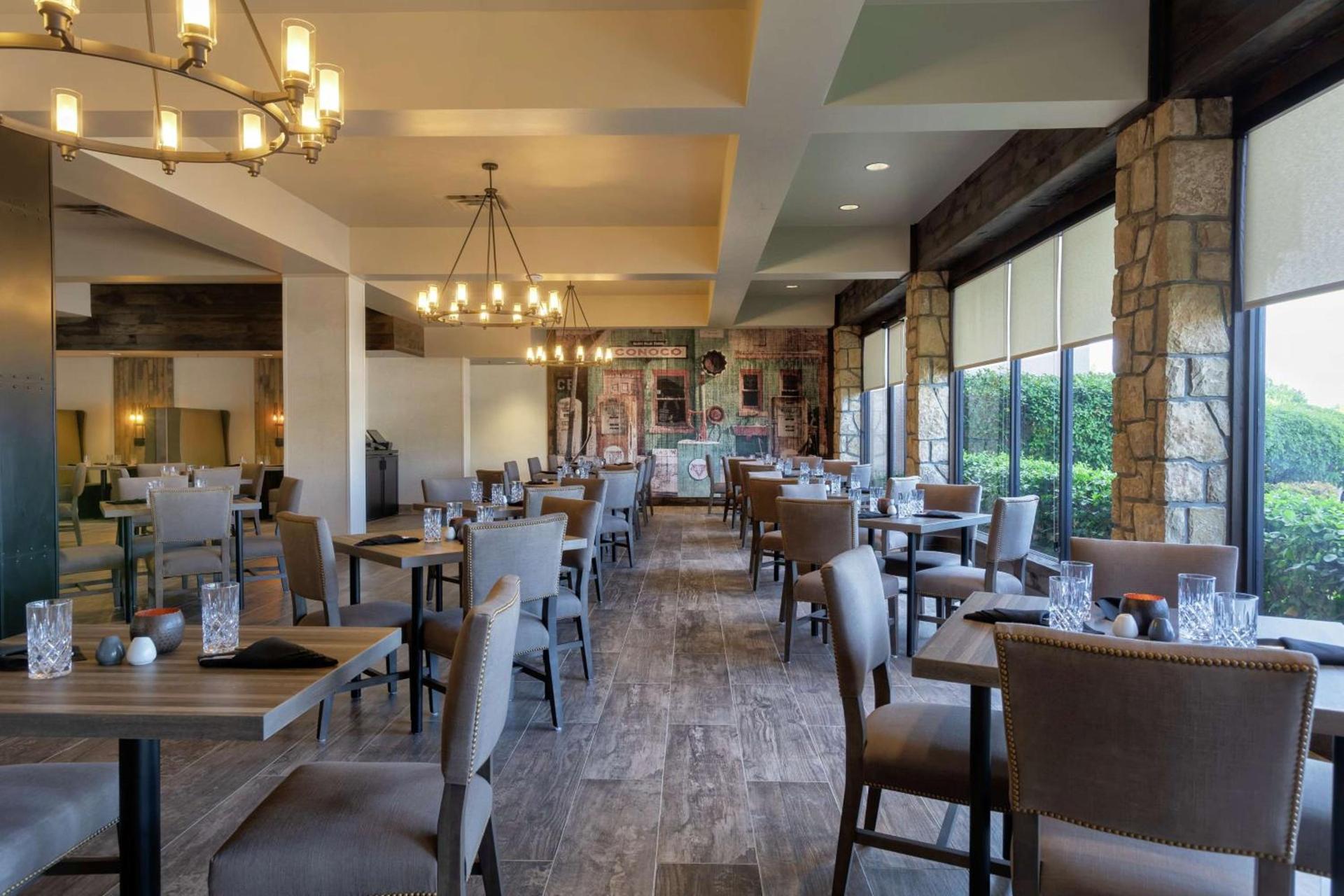 Embassy Suites by Hilton Tulsa I-44 photo 18