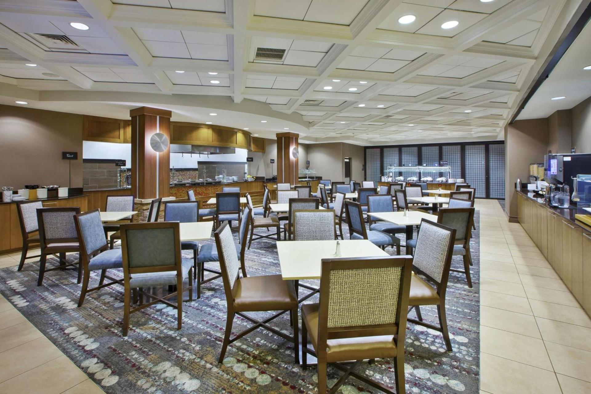 Embassy Suites Columbus - Airport photo 8