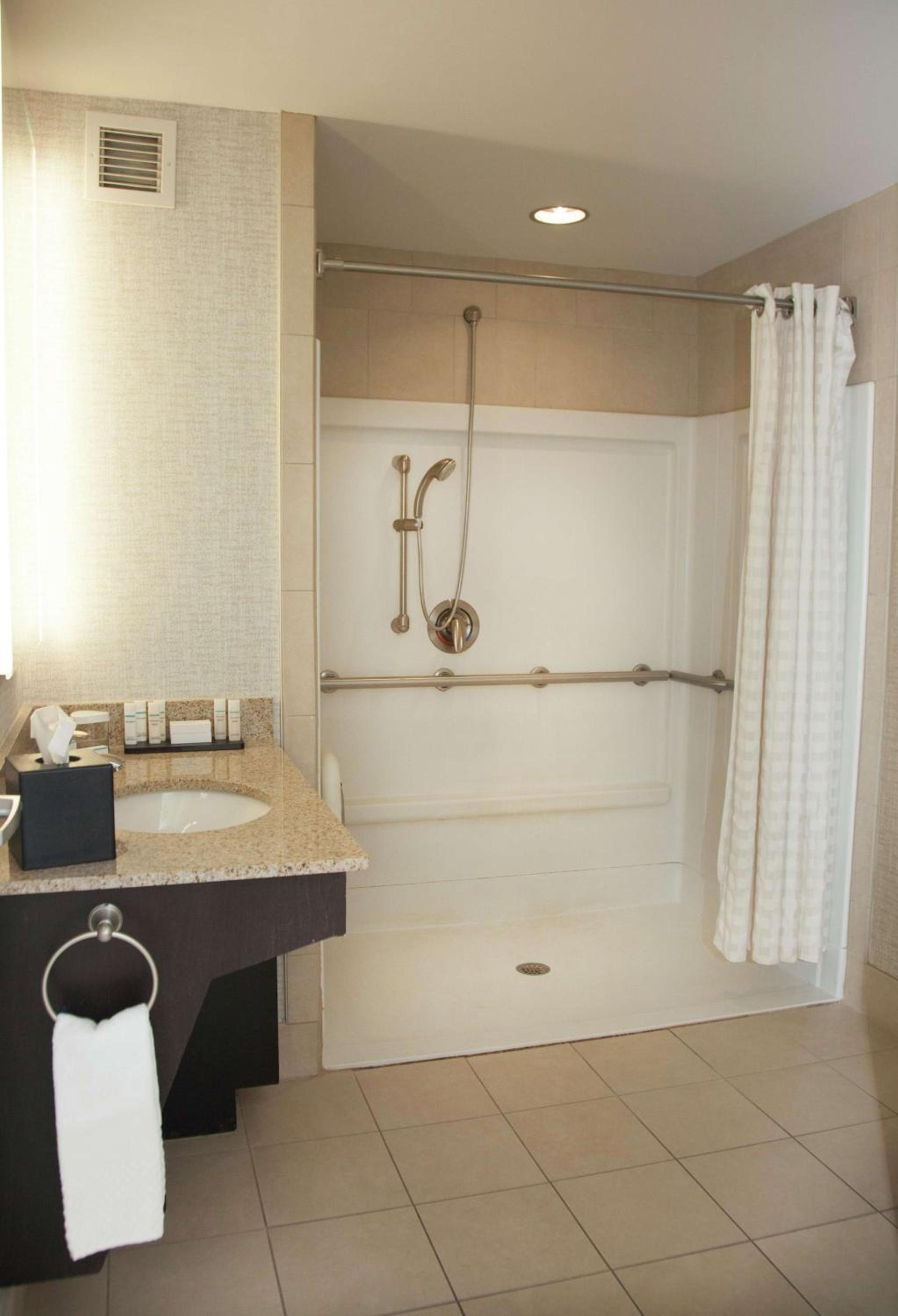 Embassy Suites Columbus - Airport photo 18