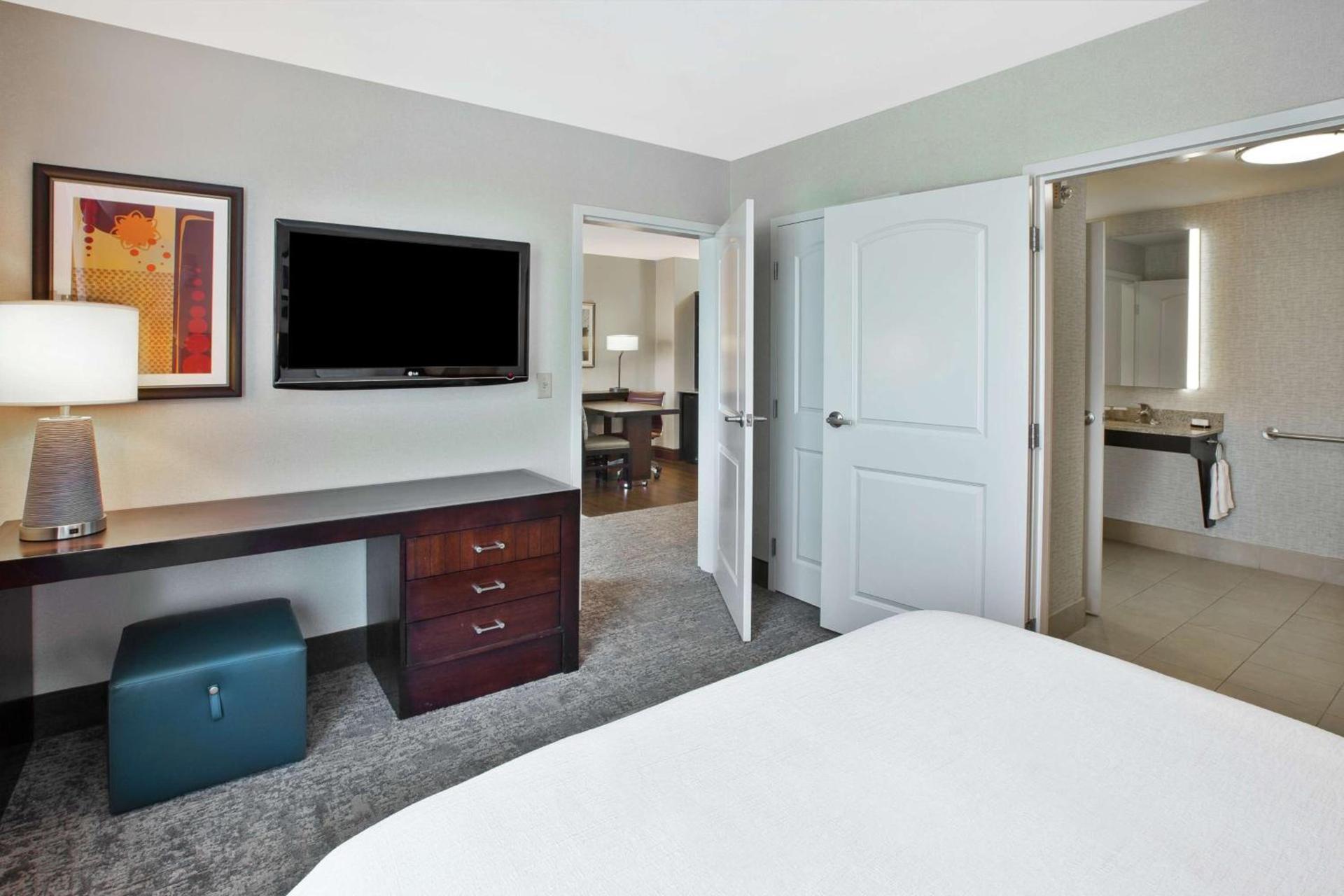 Embassy Suites Columbus - Airport photo 24
