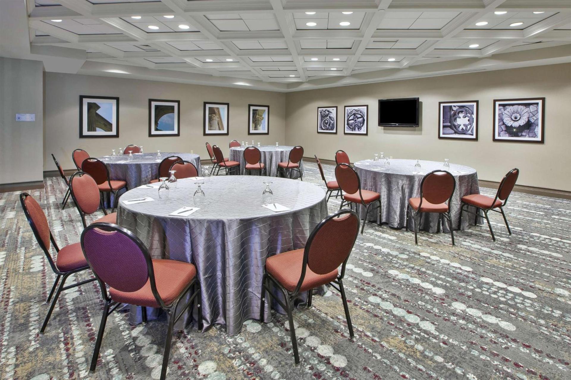 Embassy Suites Columbus - Airport photo 38