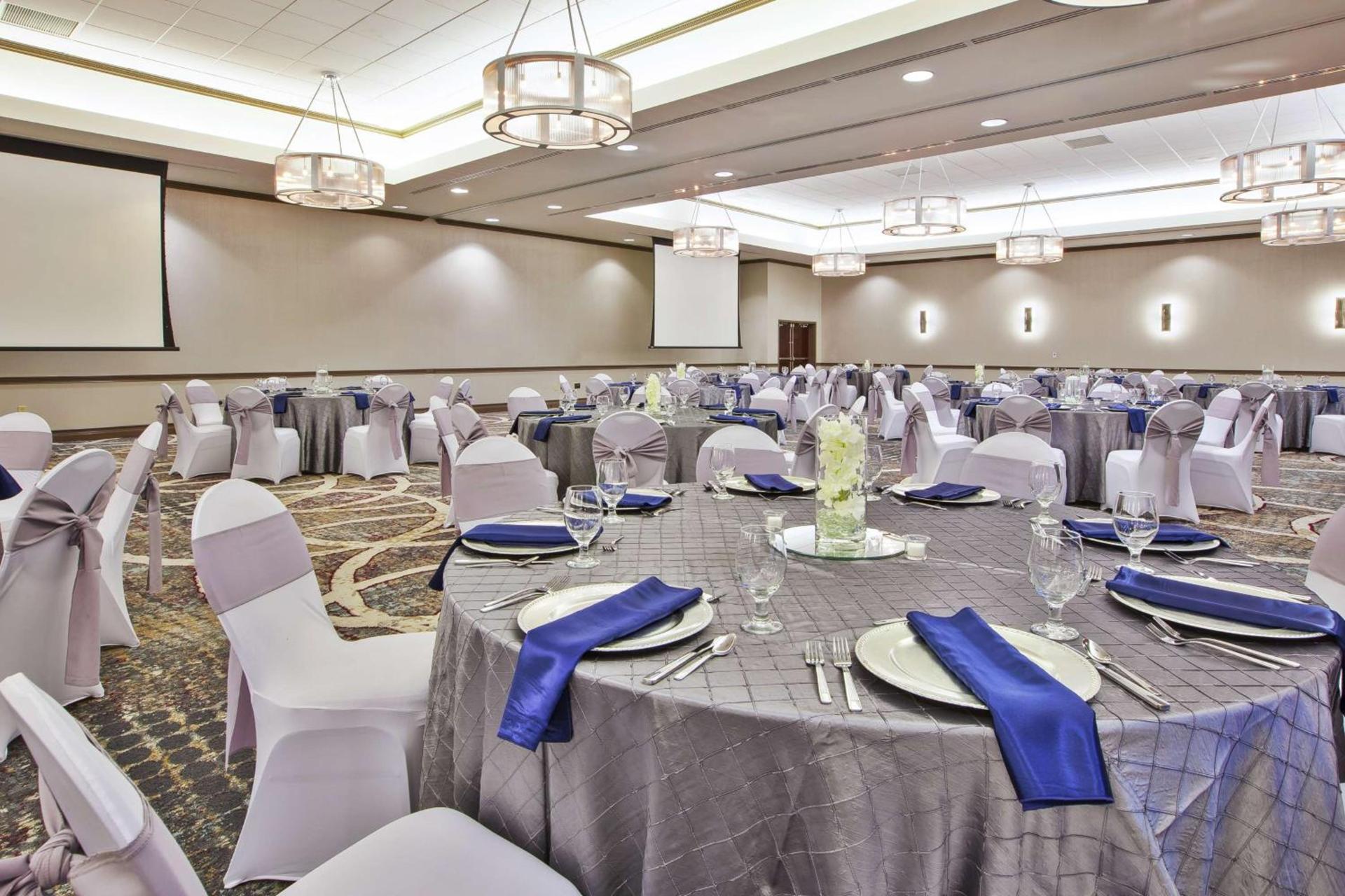Embassy Suites Columbus - Airport photo 41