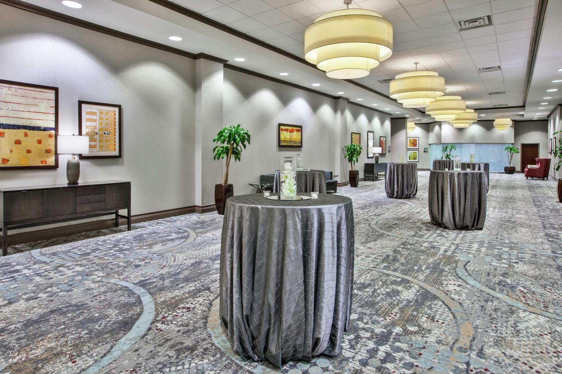 Embassy Suites Columbus - Airport photo 40