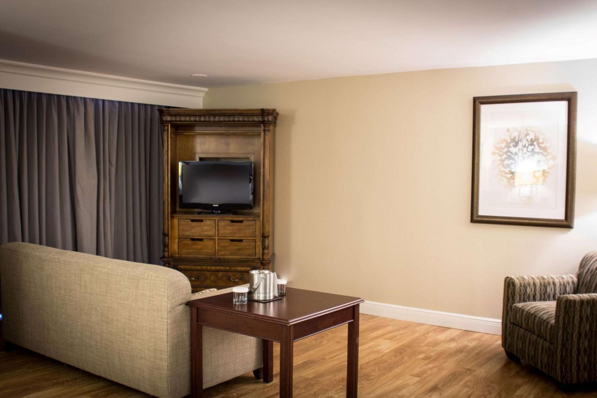 Wyndham Midland Downtown photo 53