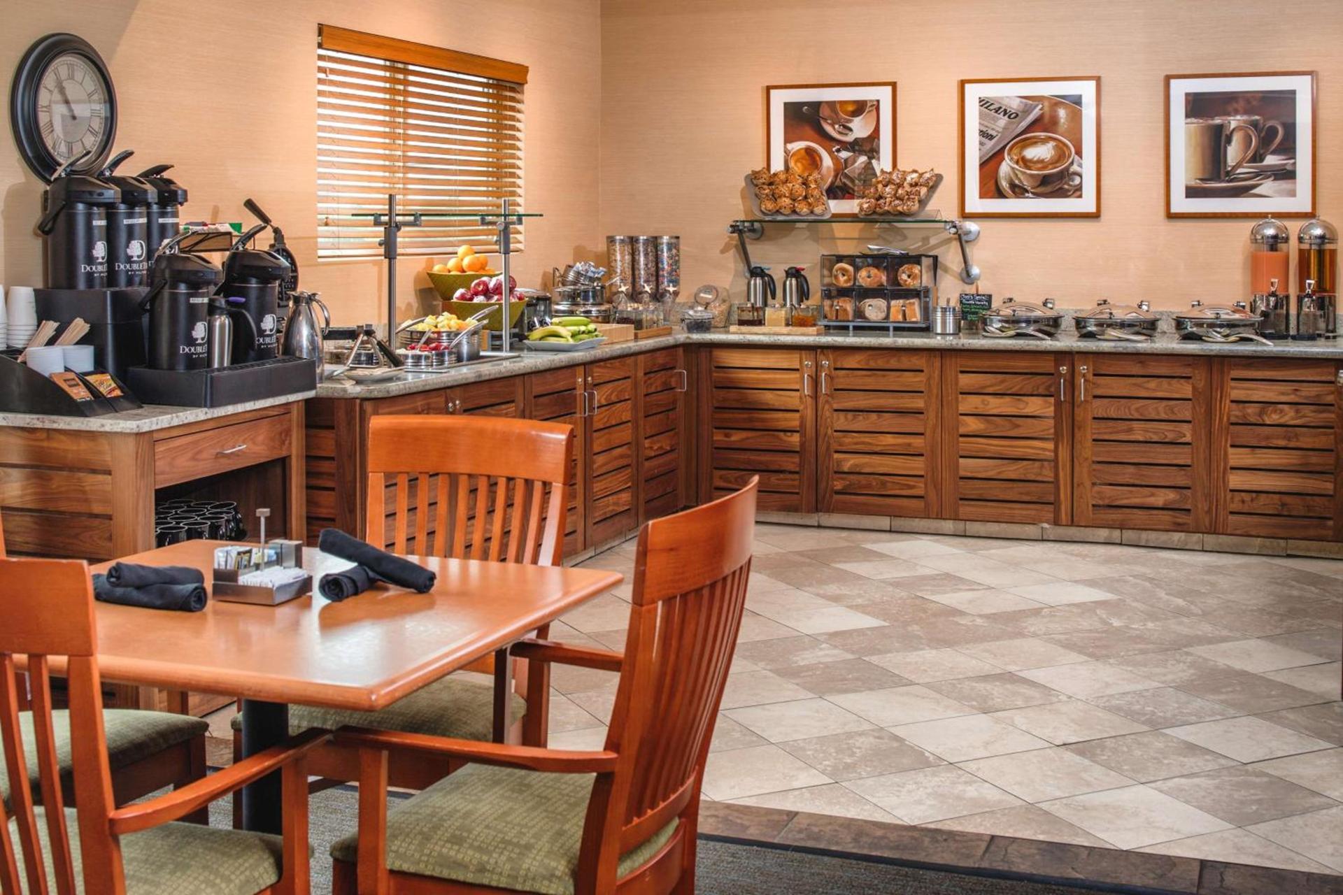 DoubleTree by Hilton Portland - Beaverton photo 3