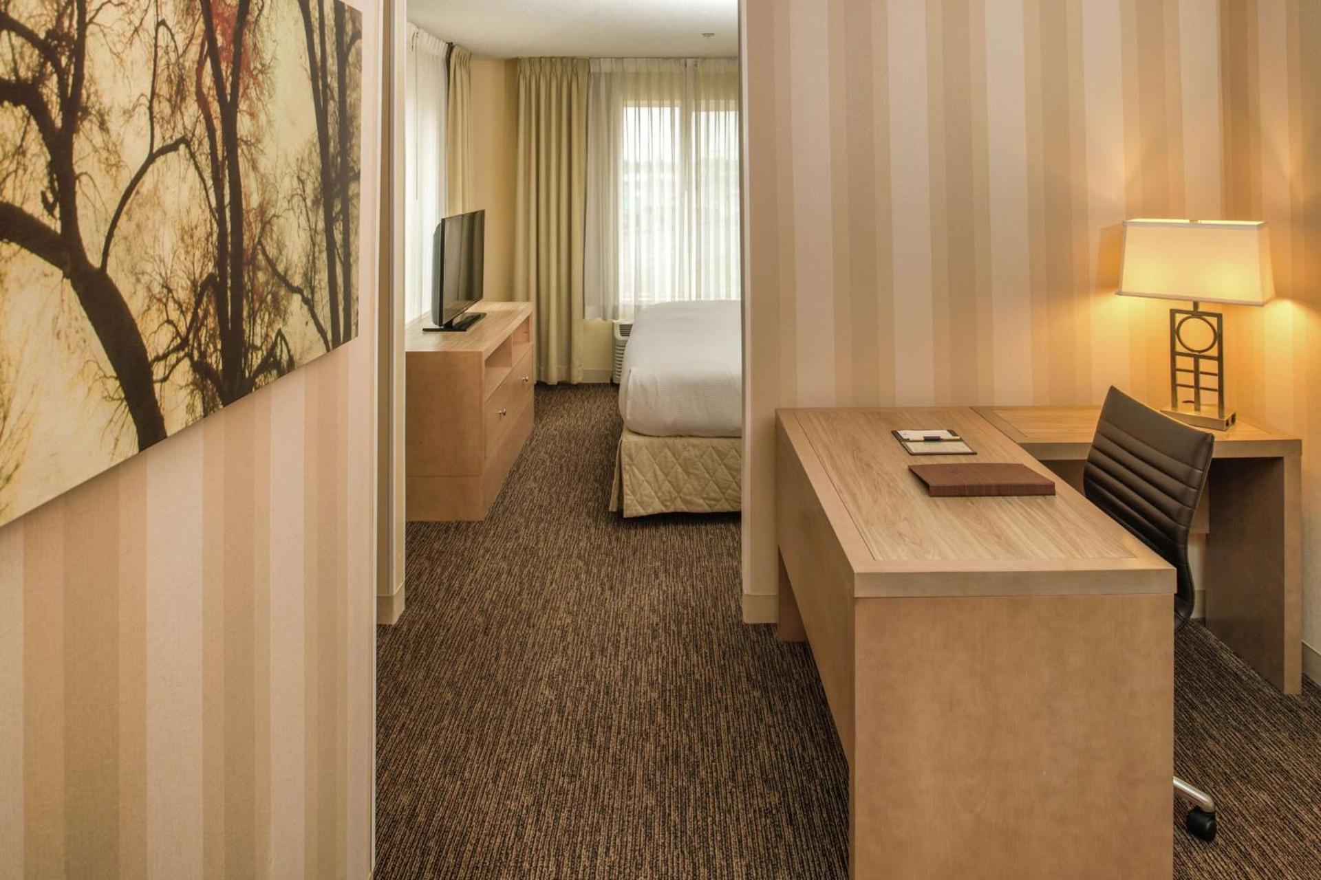 DoubleTree by Hilton Portland - Beaverton photo 4