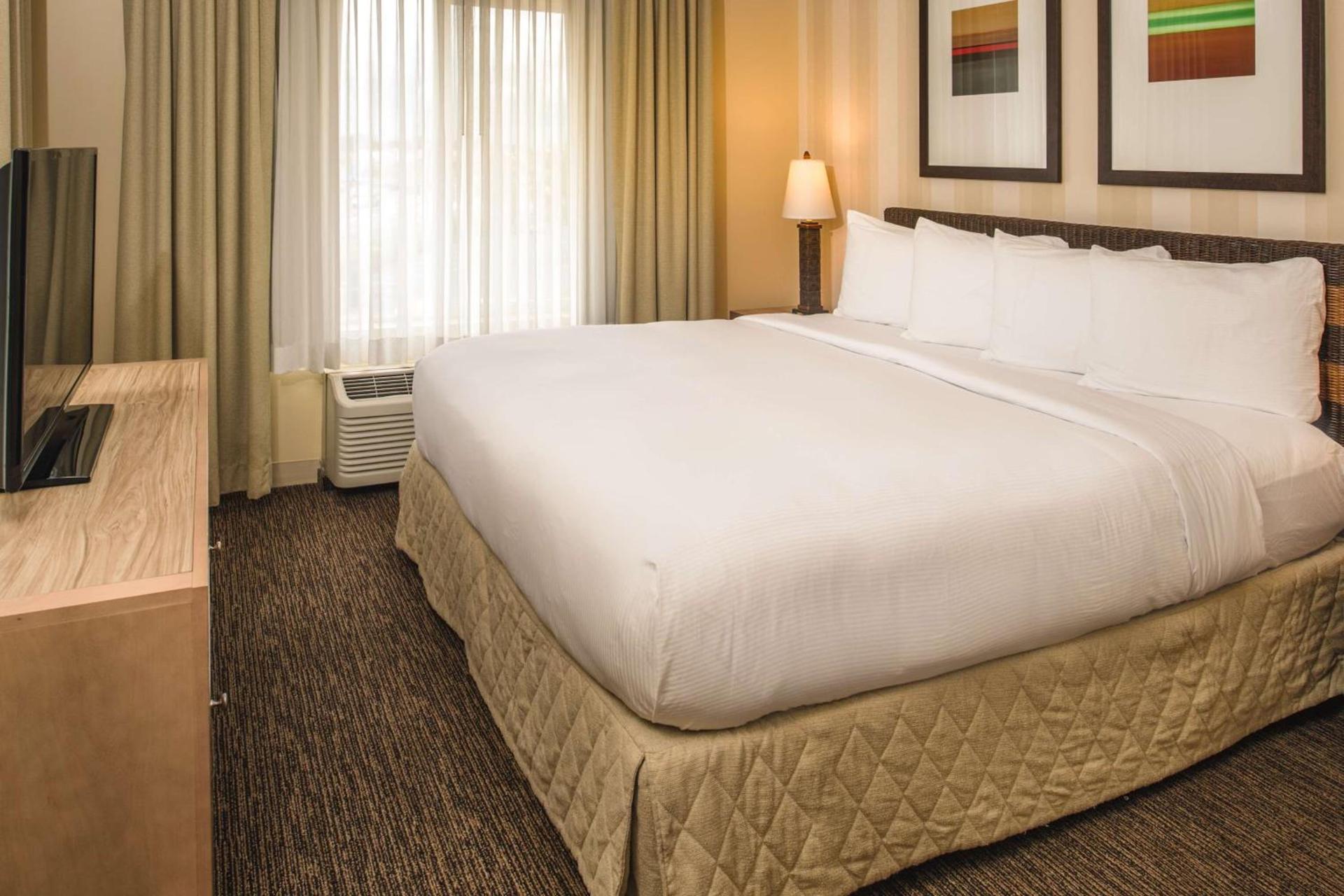 DoubleTree by Hilton Portland - Beaverton photo 13