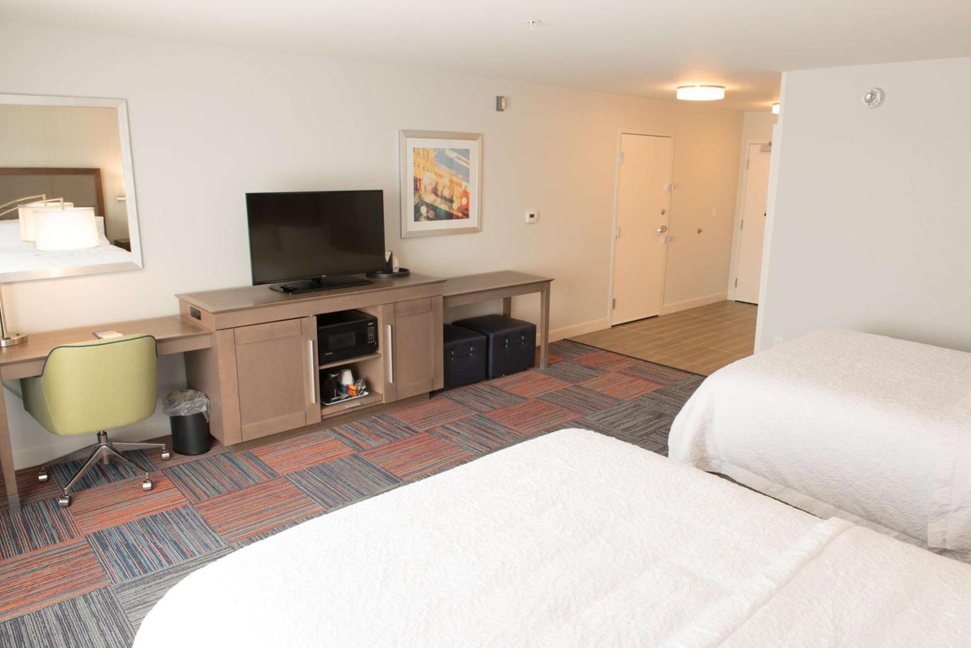 Hampton Inn & Suites Bay City photo 22