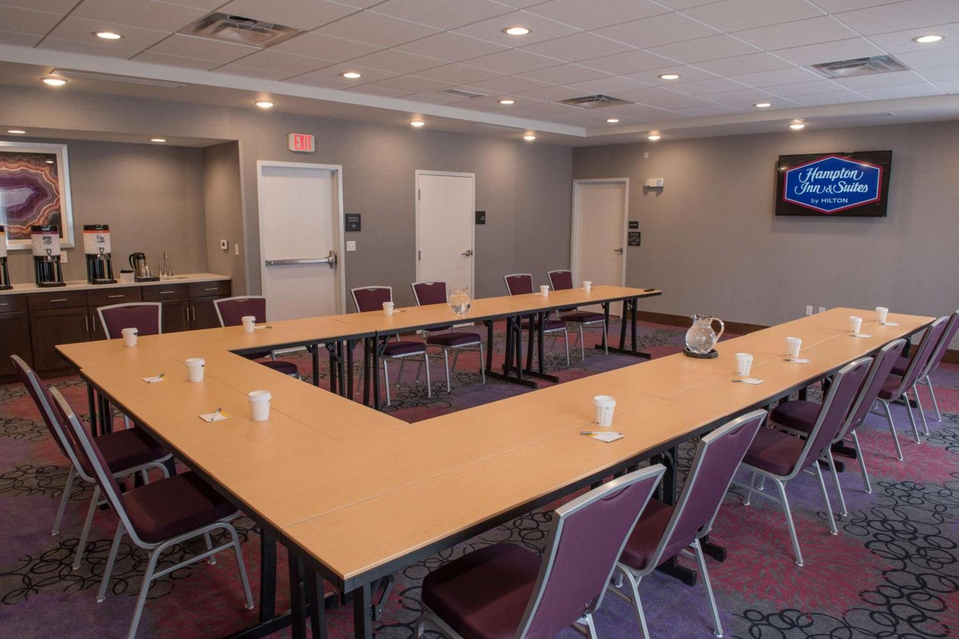 Hampton Inn & Suites Bay City photo 36
