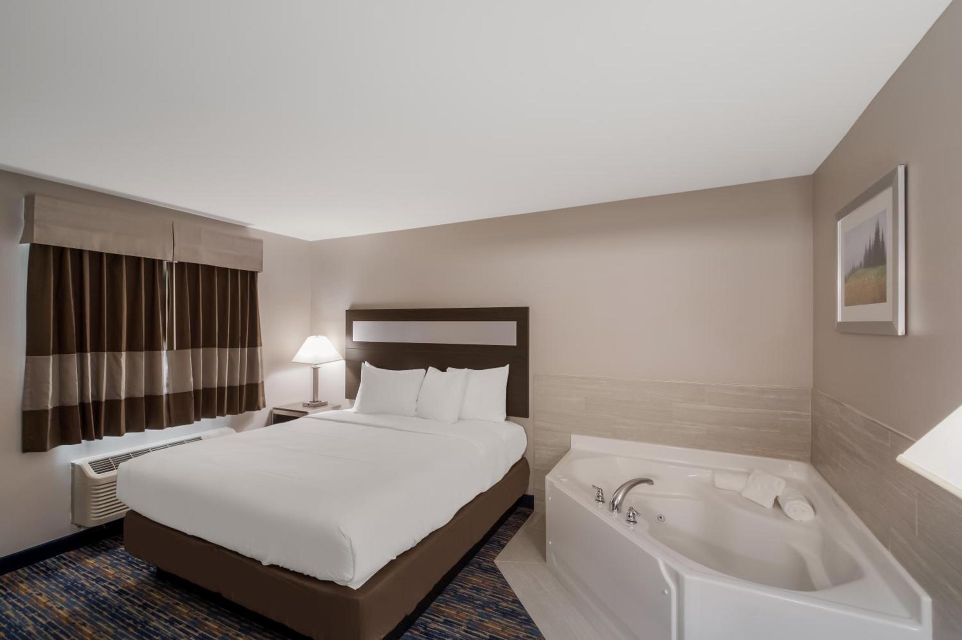Americas Best Value Inn Farmington photo 4