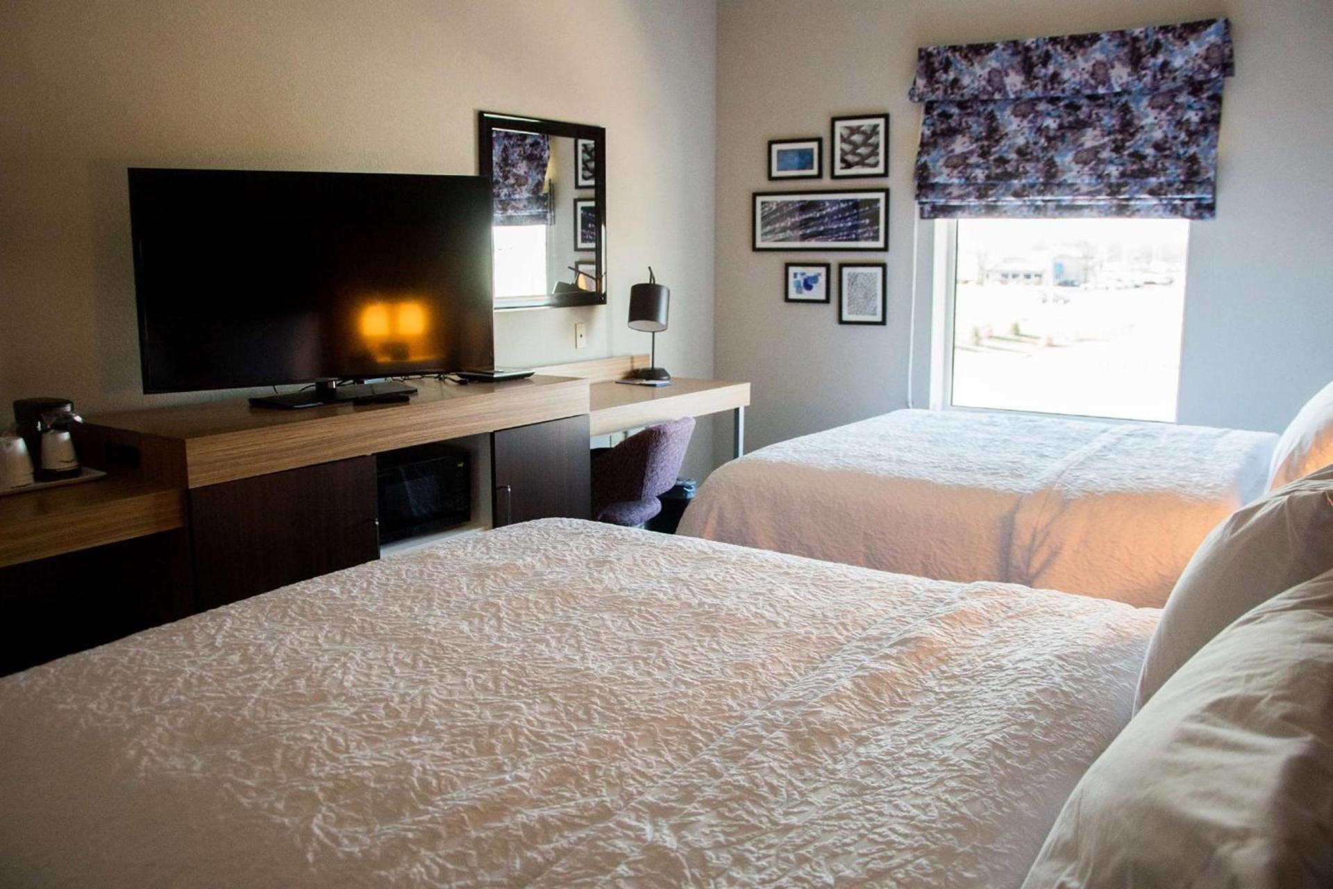 Hampton Inn & Suites Warrington Horsham photo 17