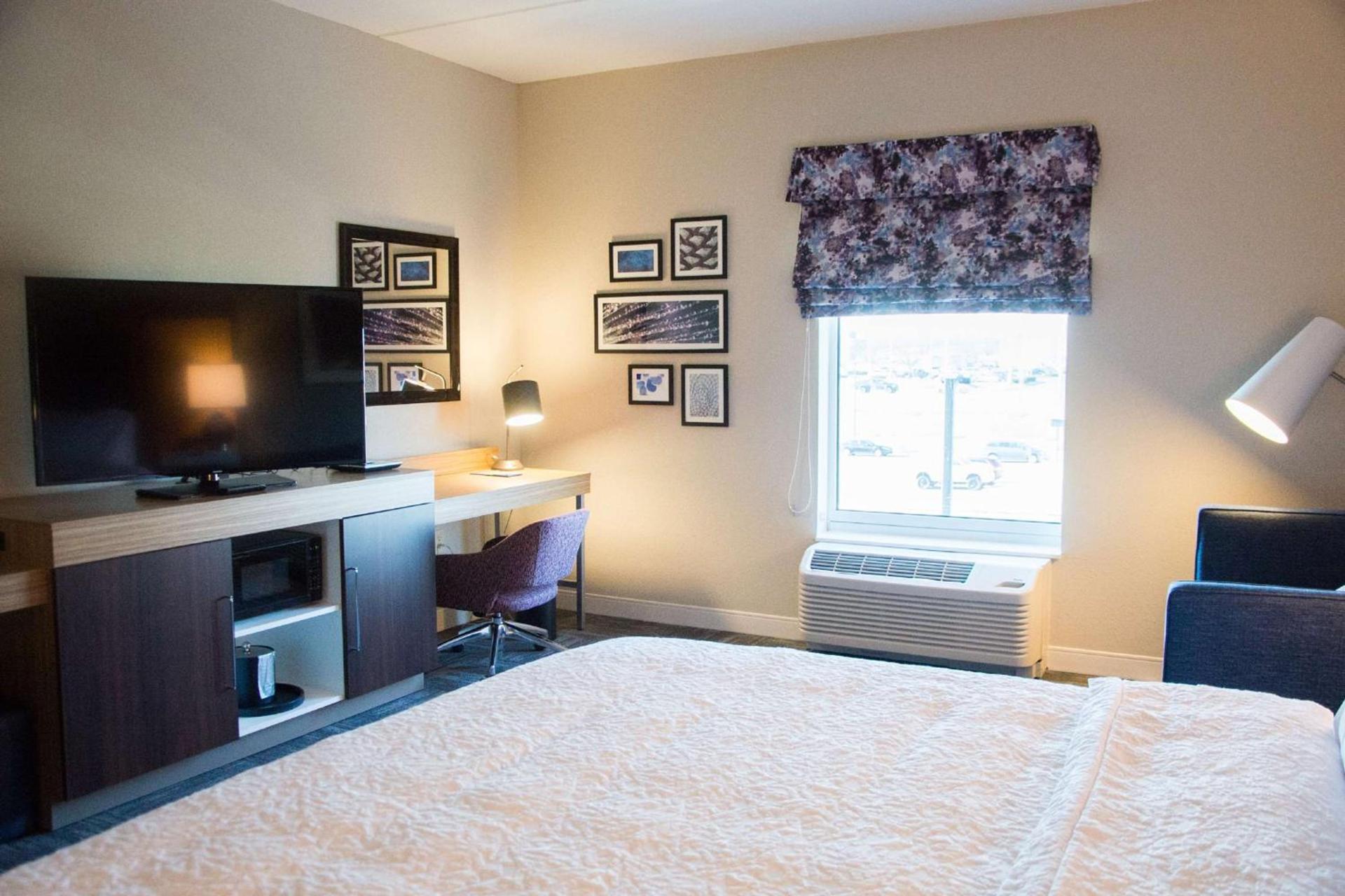 Hampton Inn & Suites Warrington Horsham photo 18