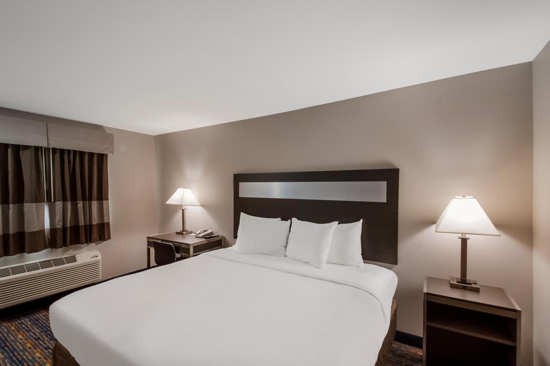 Americas Best Value Inn Farmington photo 9