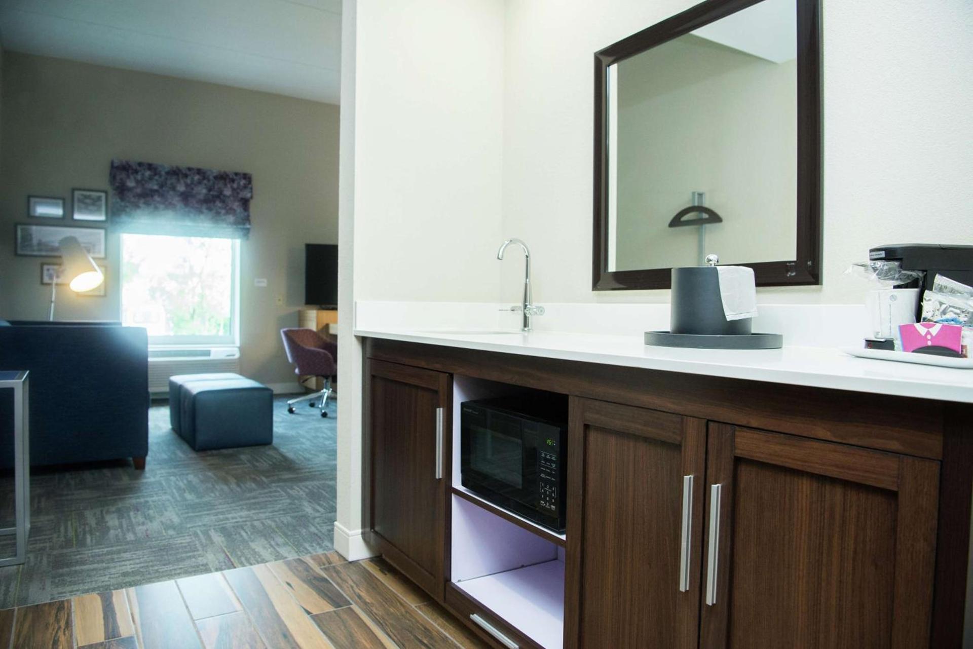 Hampton Inn & Suites Warrington Horsham photo 28