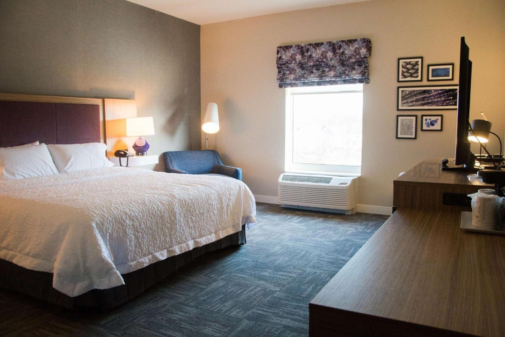 Hampton Inn & Suites Warrington Horsham photo 30