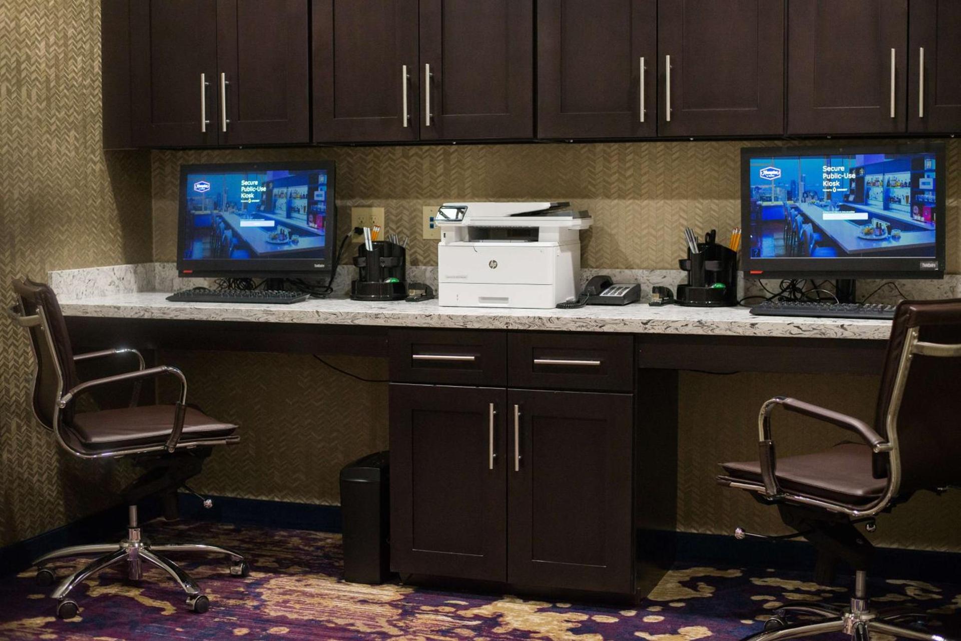 Hampton Inn & Suites Warrington Horsham photo 34