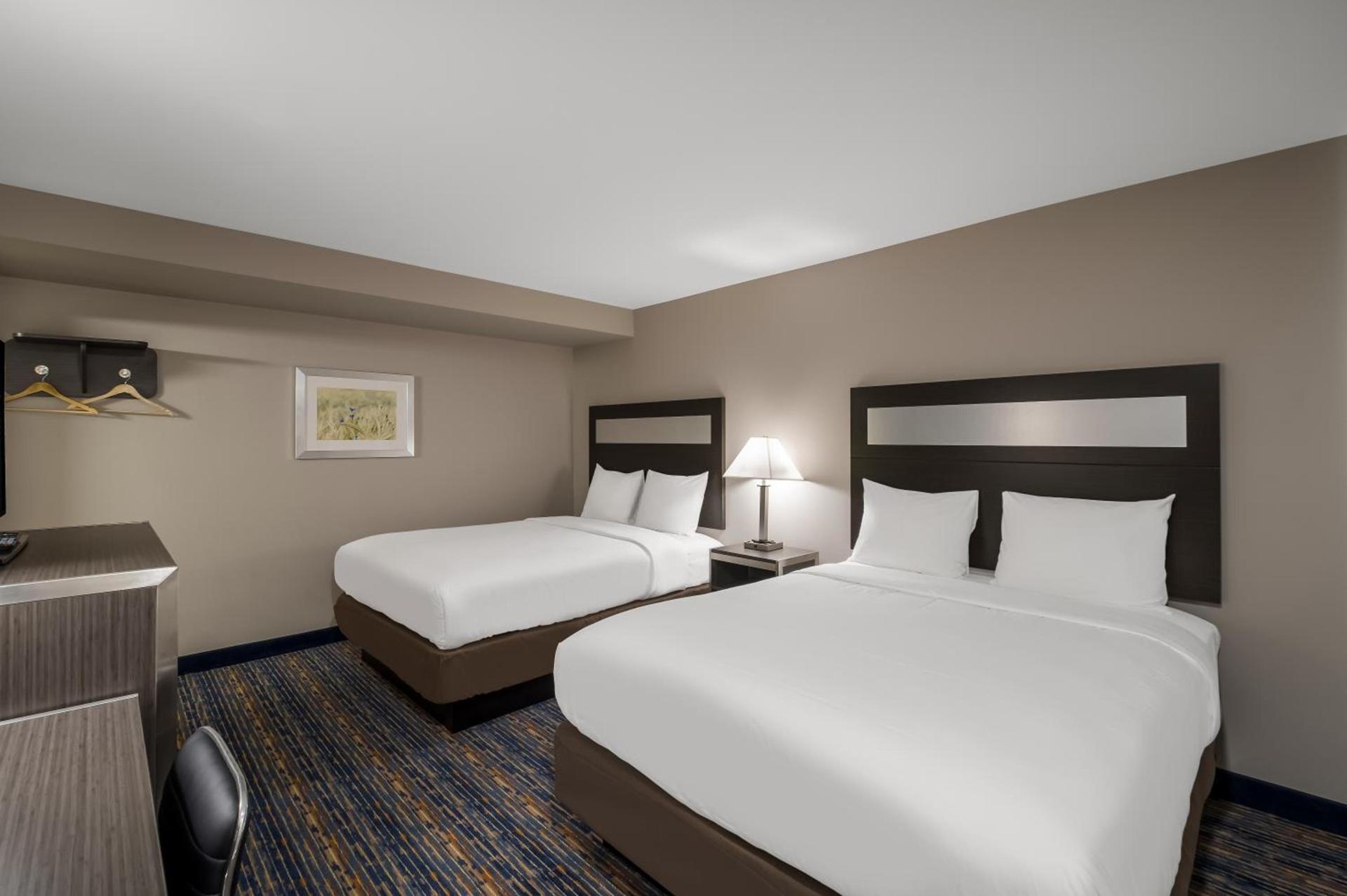 Americas Best Value Inn Farmington photo 14