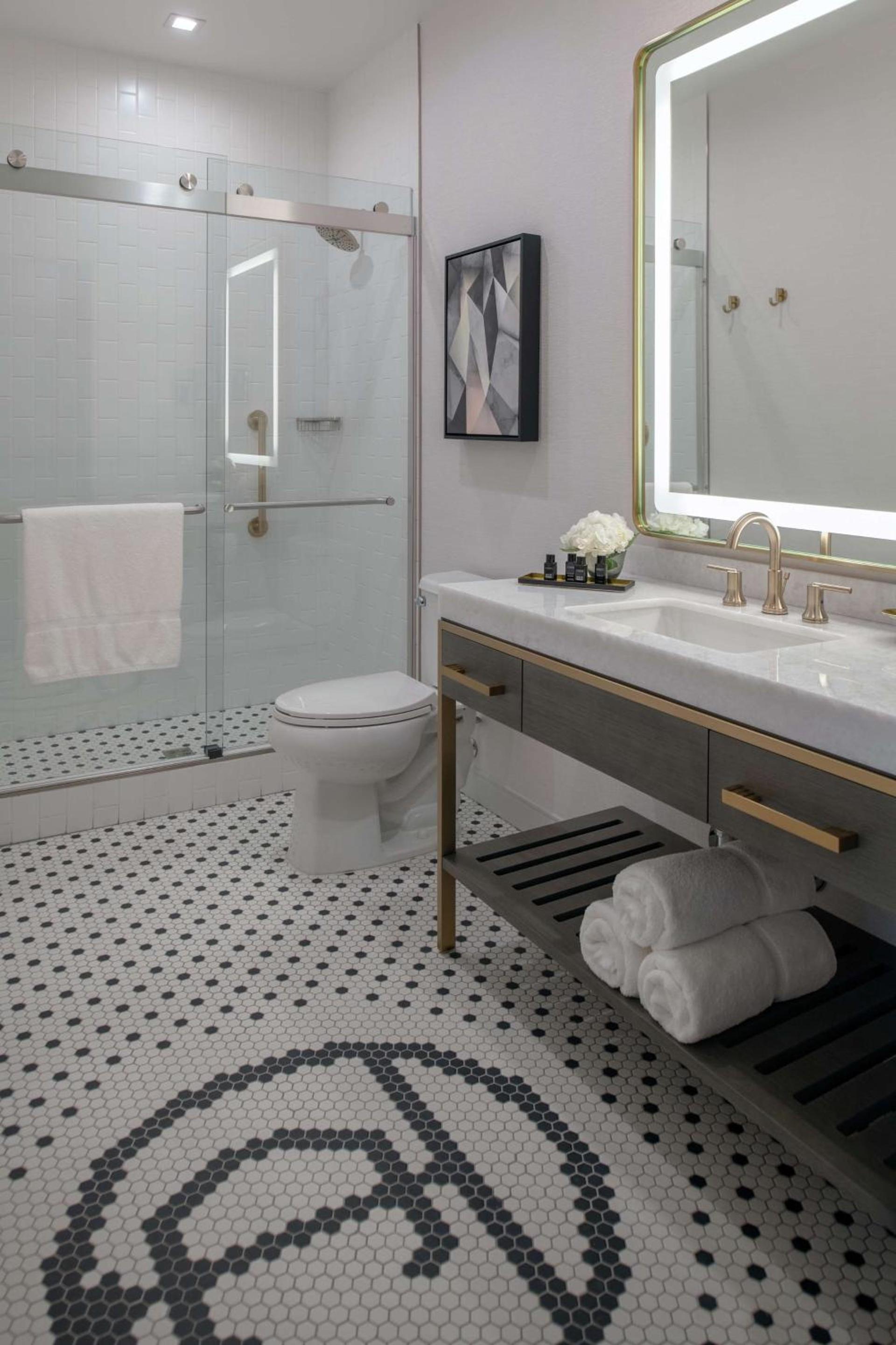 Tulsa Club Hotel Curio Collection By Hilton photo 33