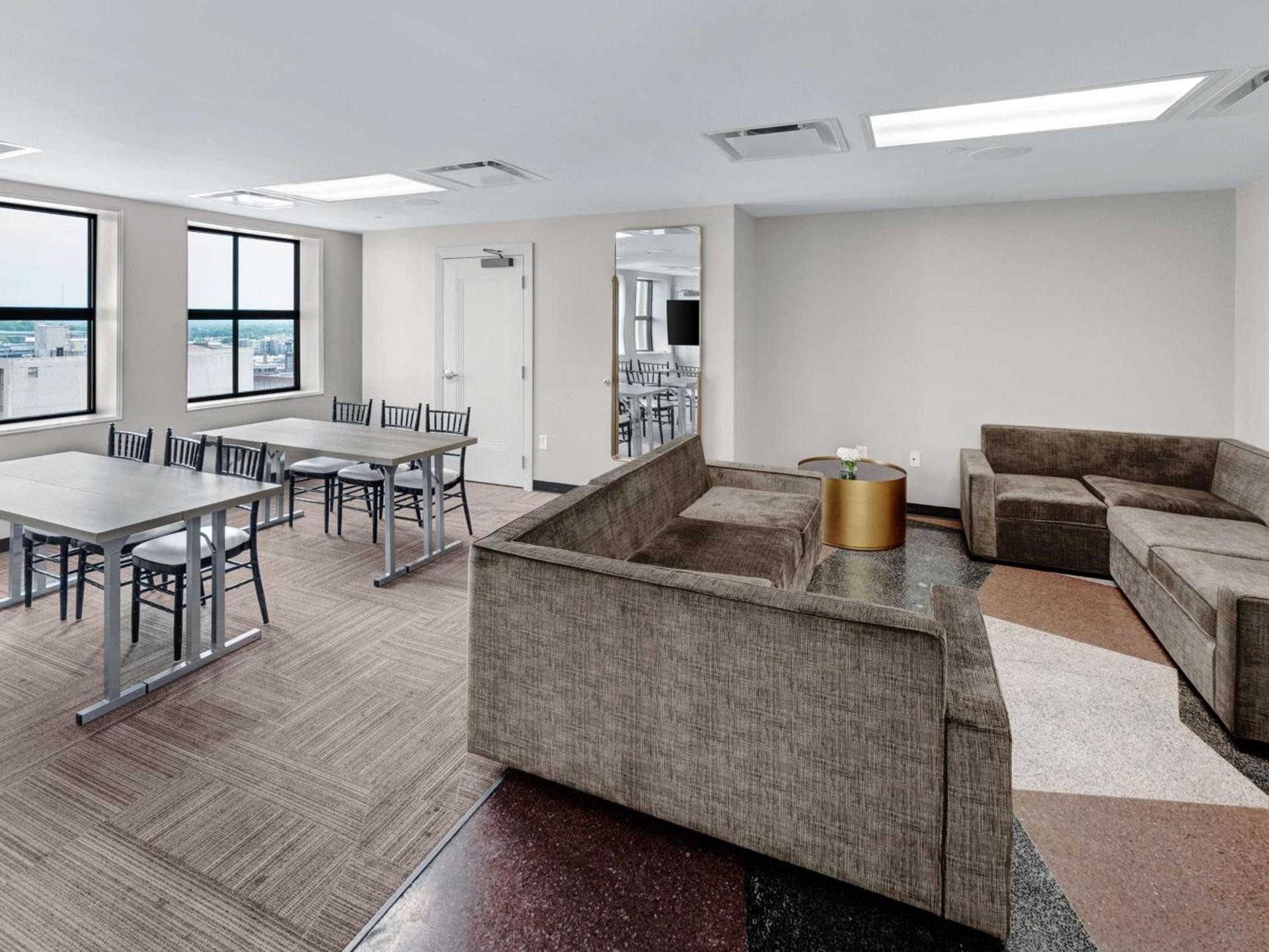 Tulsa Club Hotel Curio Collection By Hilton photo 40