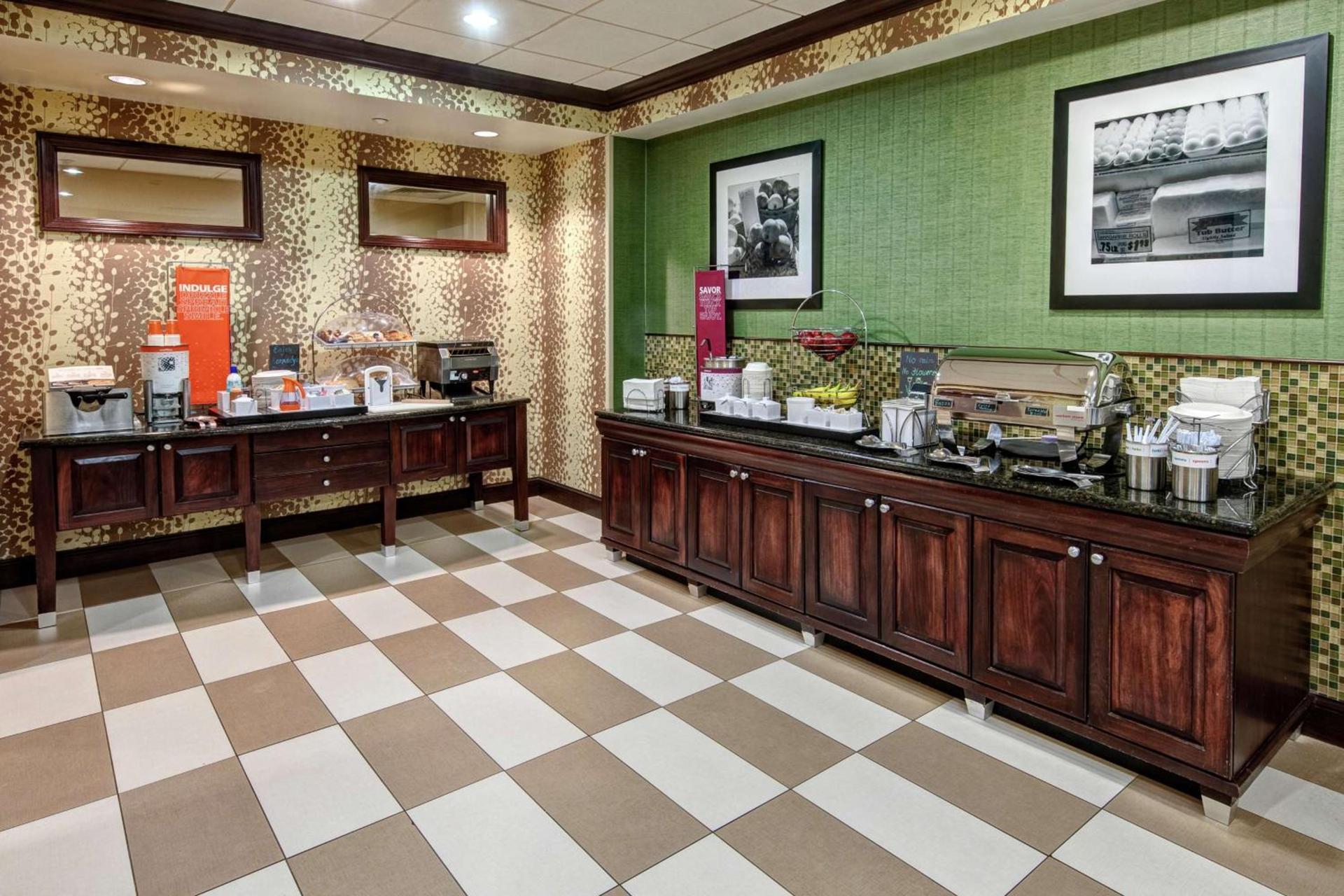 Hampton Inn Cambridge photo 12