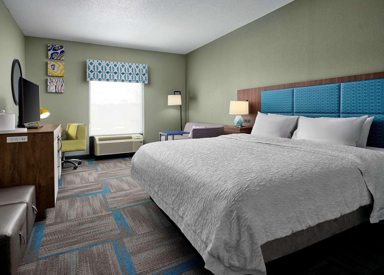 Hampton Inn Covington/Mandeville photo 13