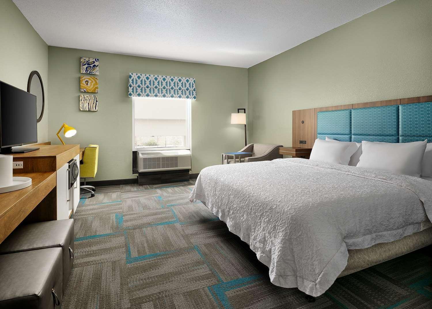 Hampton Inn Covington/Mandeville photo 26