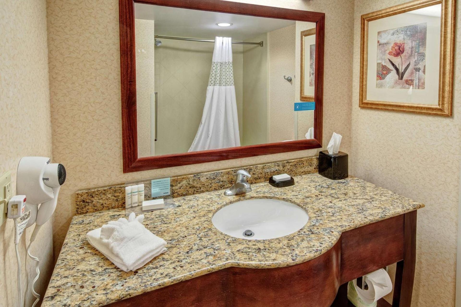 Hampton Inn Cambridge photo 30