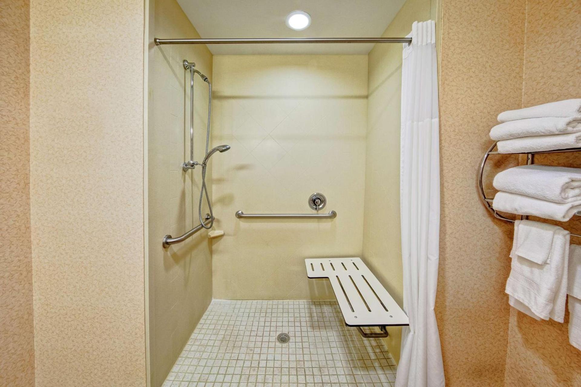 Hampton Inn Cambridge photo 33