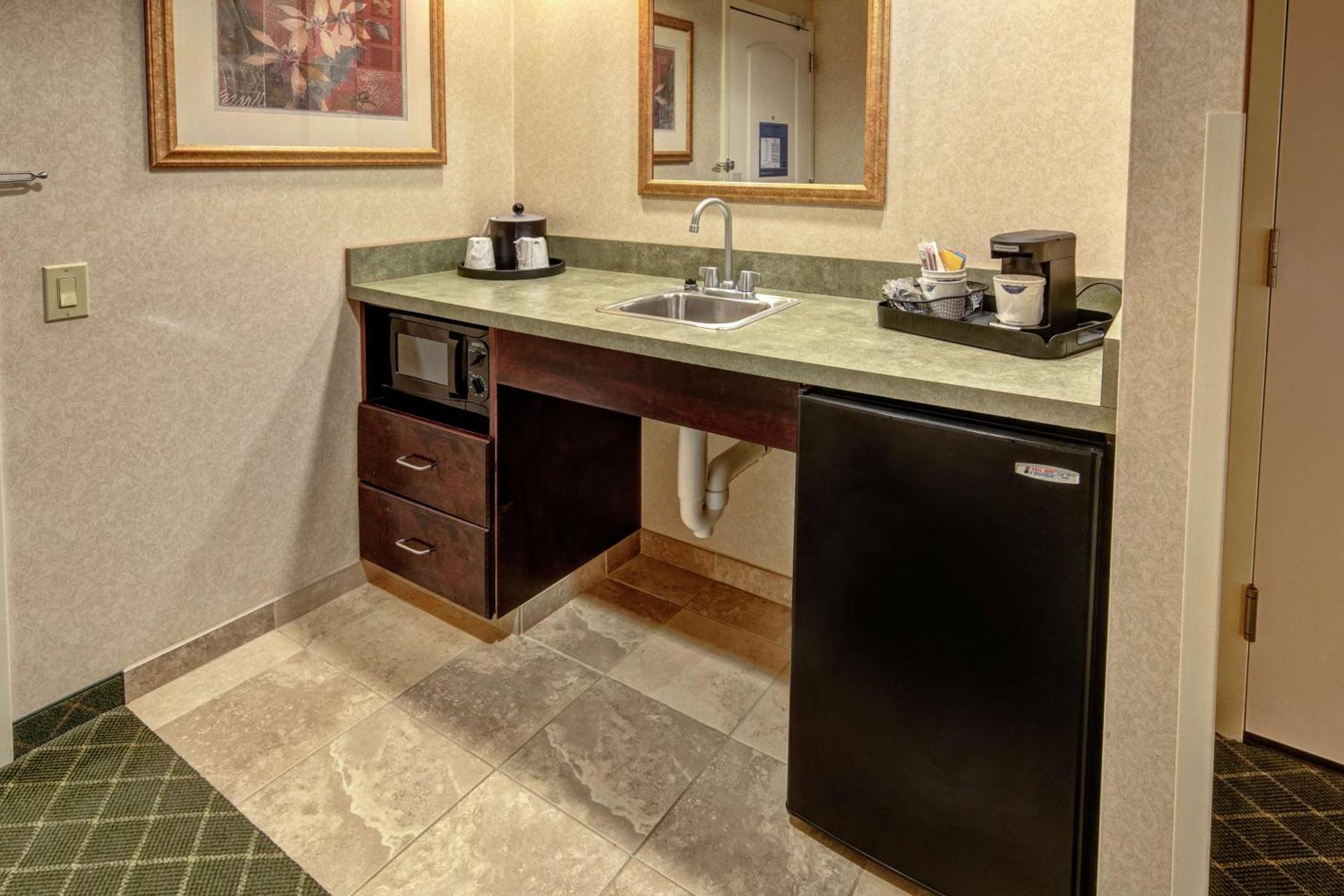 Hampton Inn Cambridge photo 38