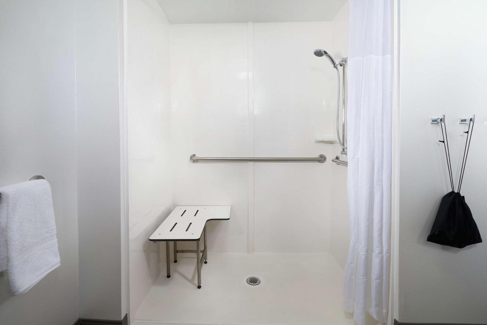 Hampton Inn Niagara Falls photo 15