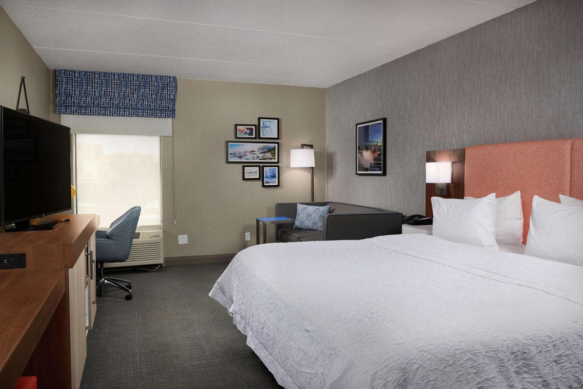Hampton Inn Niagara Falls photo 14