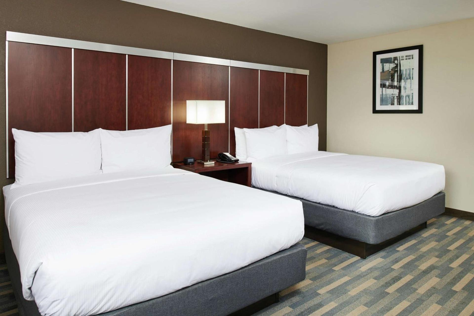 Doubletree By Hilton Raleigh Crabtree Valley photo 9
