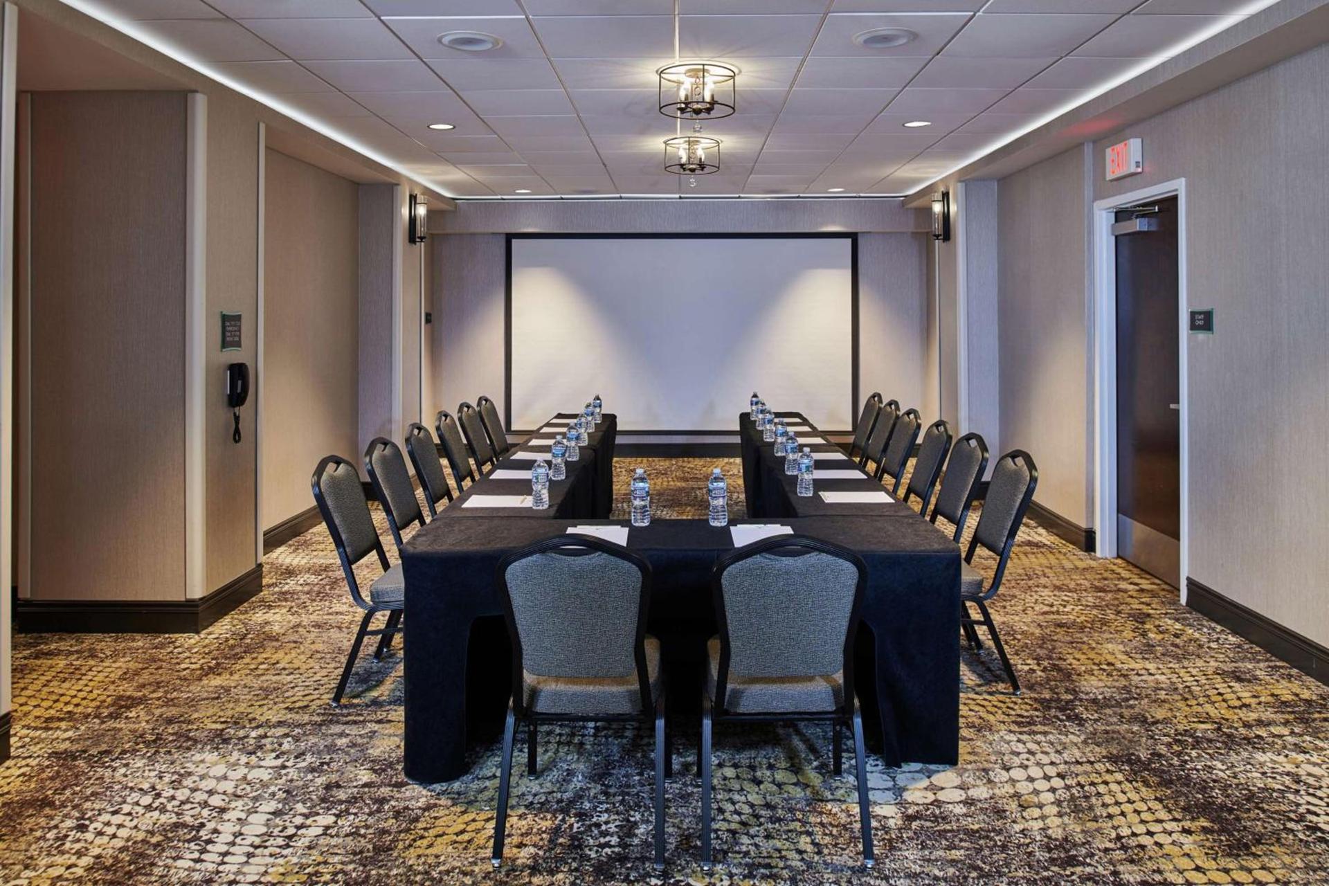 Doubletree By Hilton Raleigh Crabtree Valley photo 14
