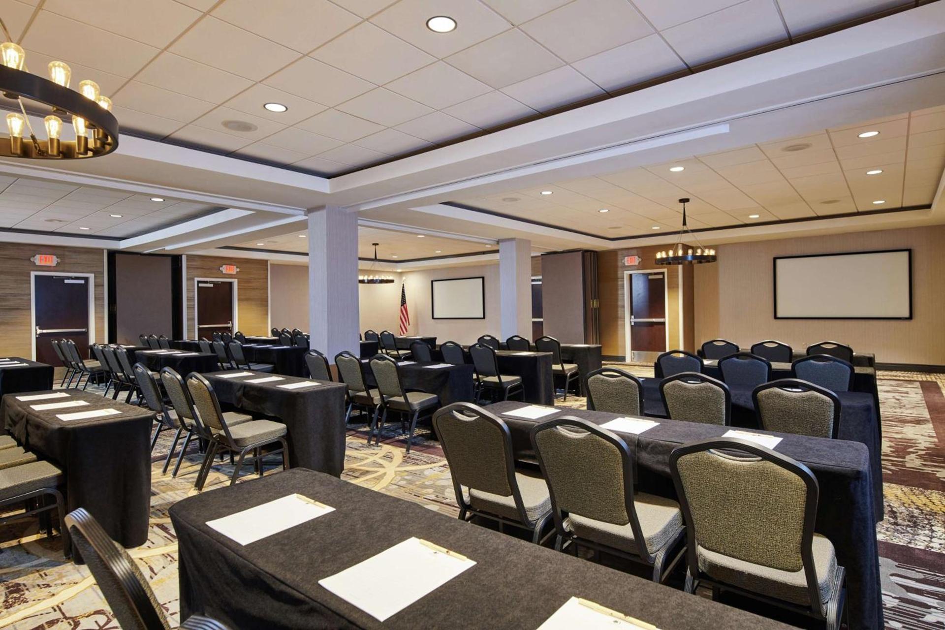 Doubletree By Hilton Raleigh Crabtree Valley photo 15