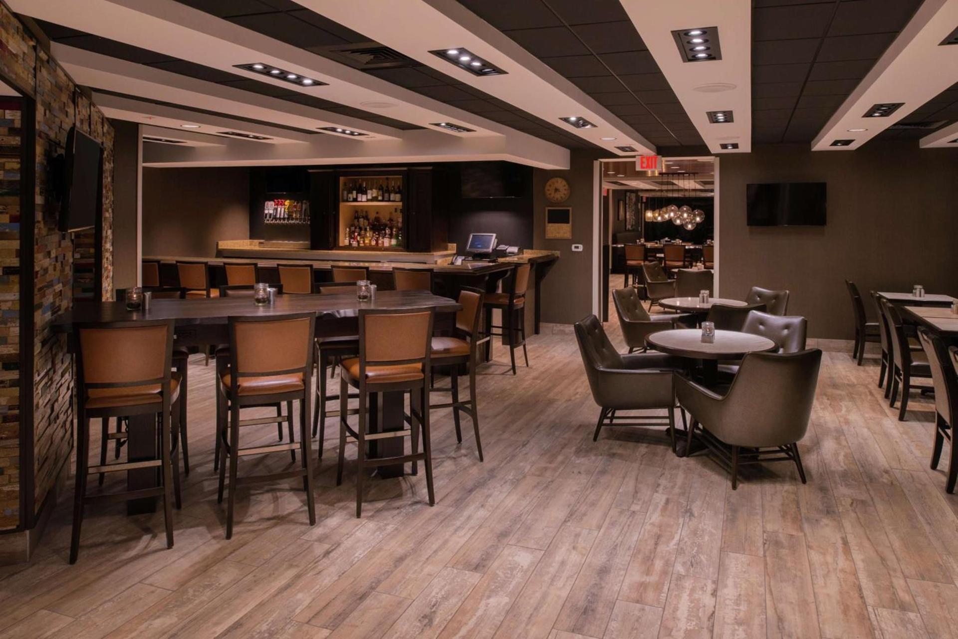 Doubletree By Hilton Raleigh Crabtree Valley photo 24