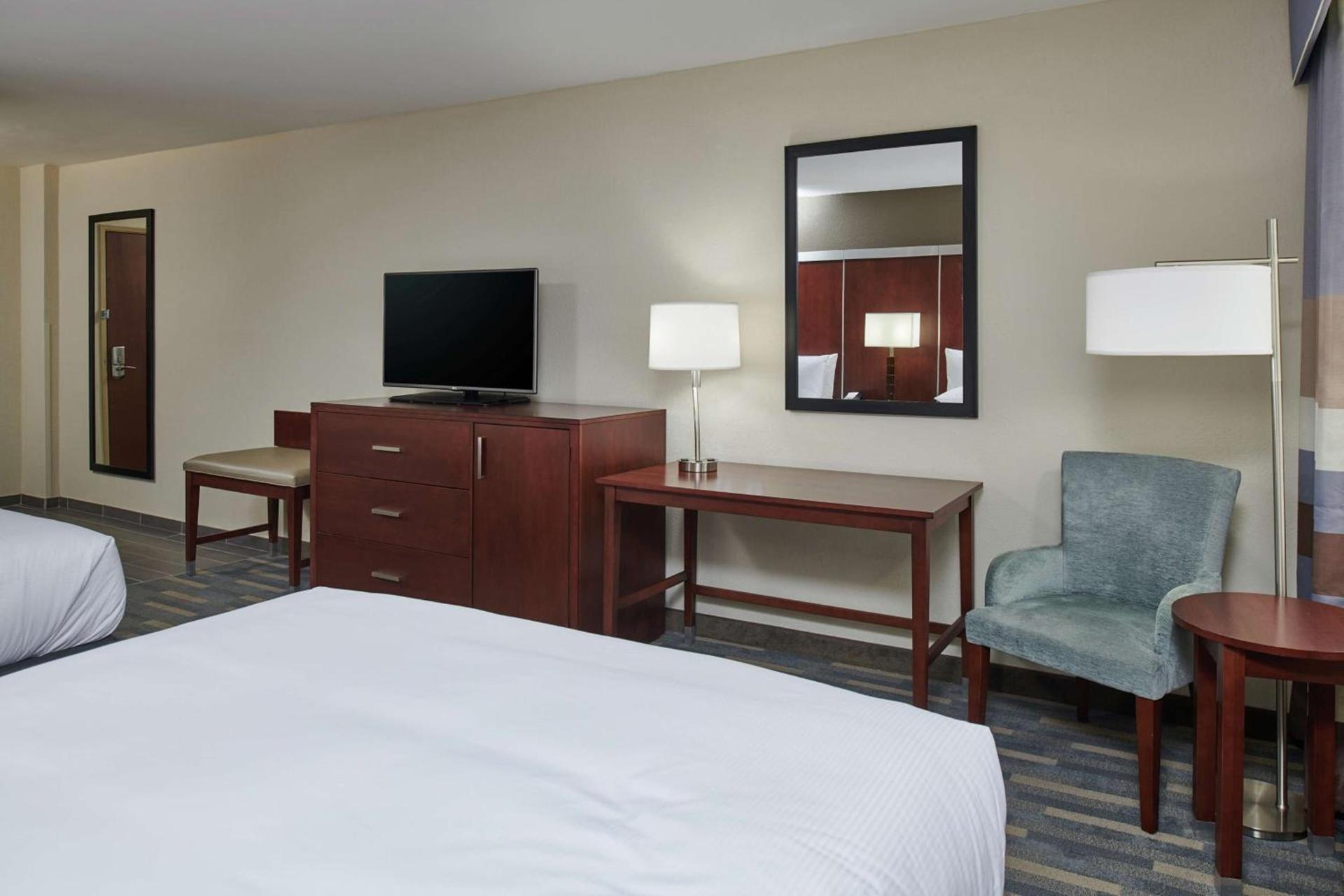 Doubletree By Hilton Raleigh Crabtree Valley photo 28
