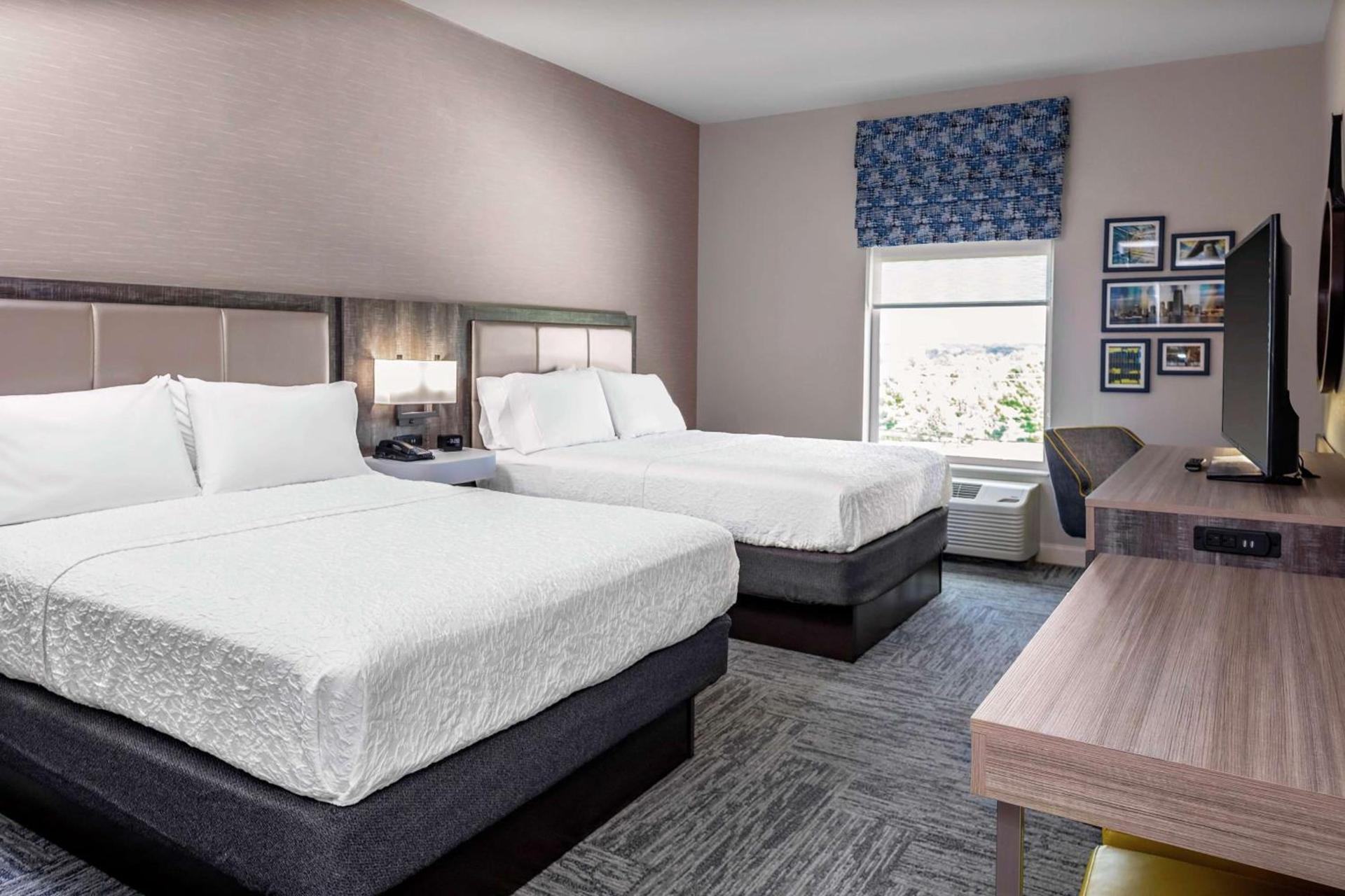 Hampton Inn Cranbury photo 12