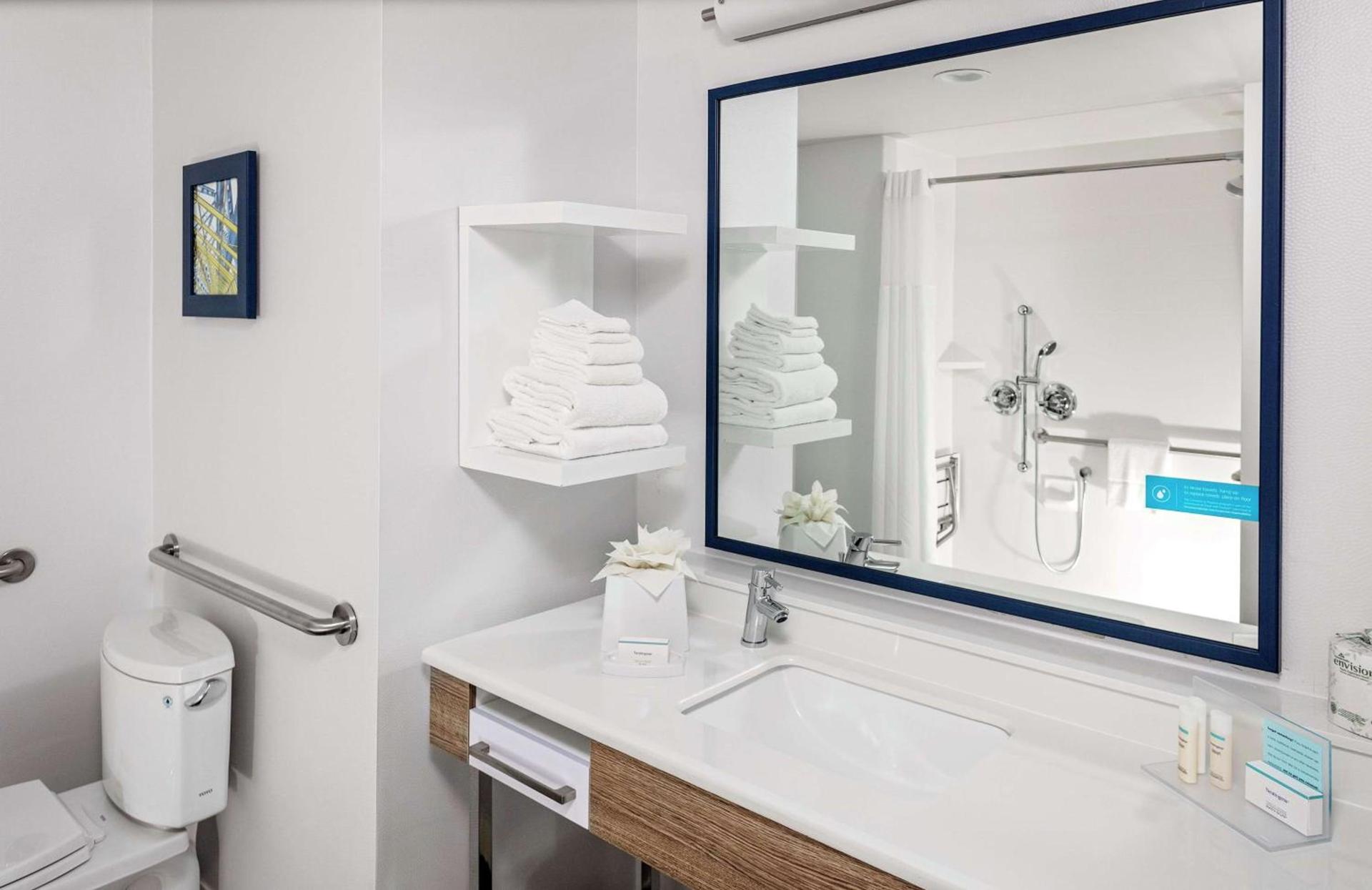 Hampton Inn Cranbury photo 14