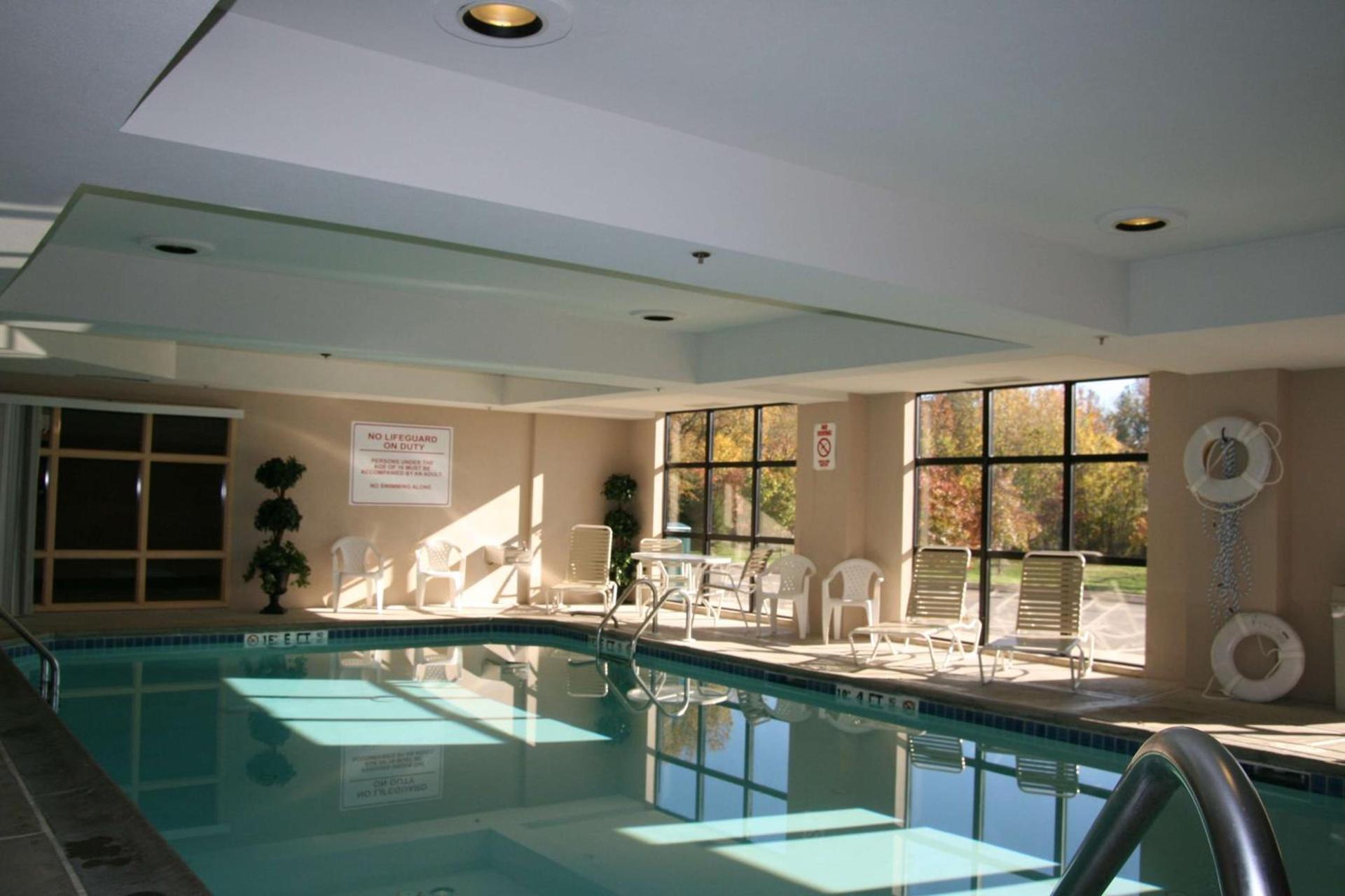 Hampton Inn East Windsor photo 9