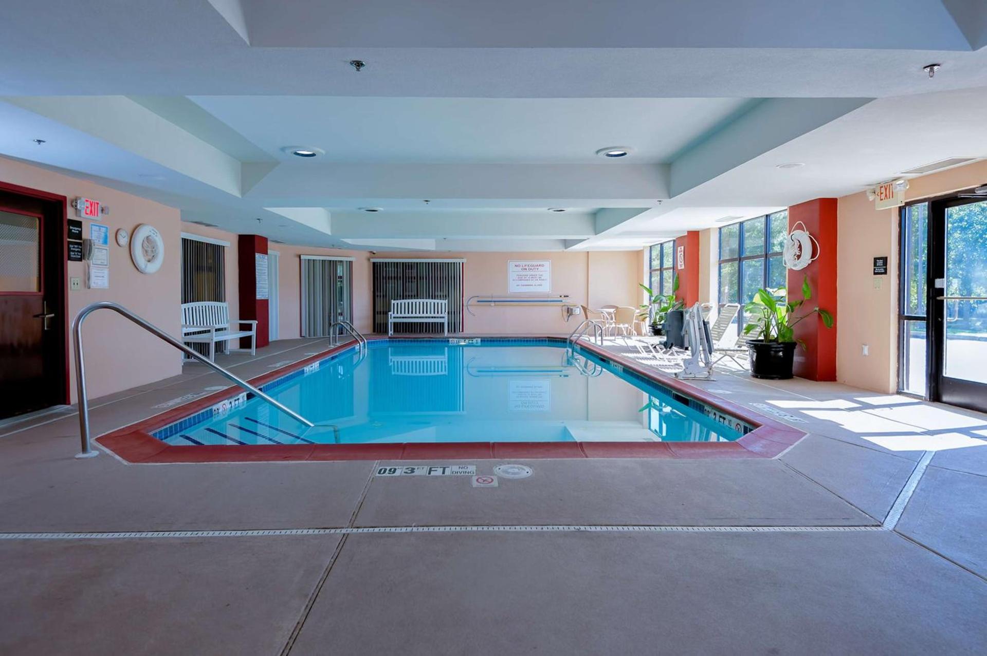 Hampton Inn East Windsor photo 10