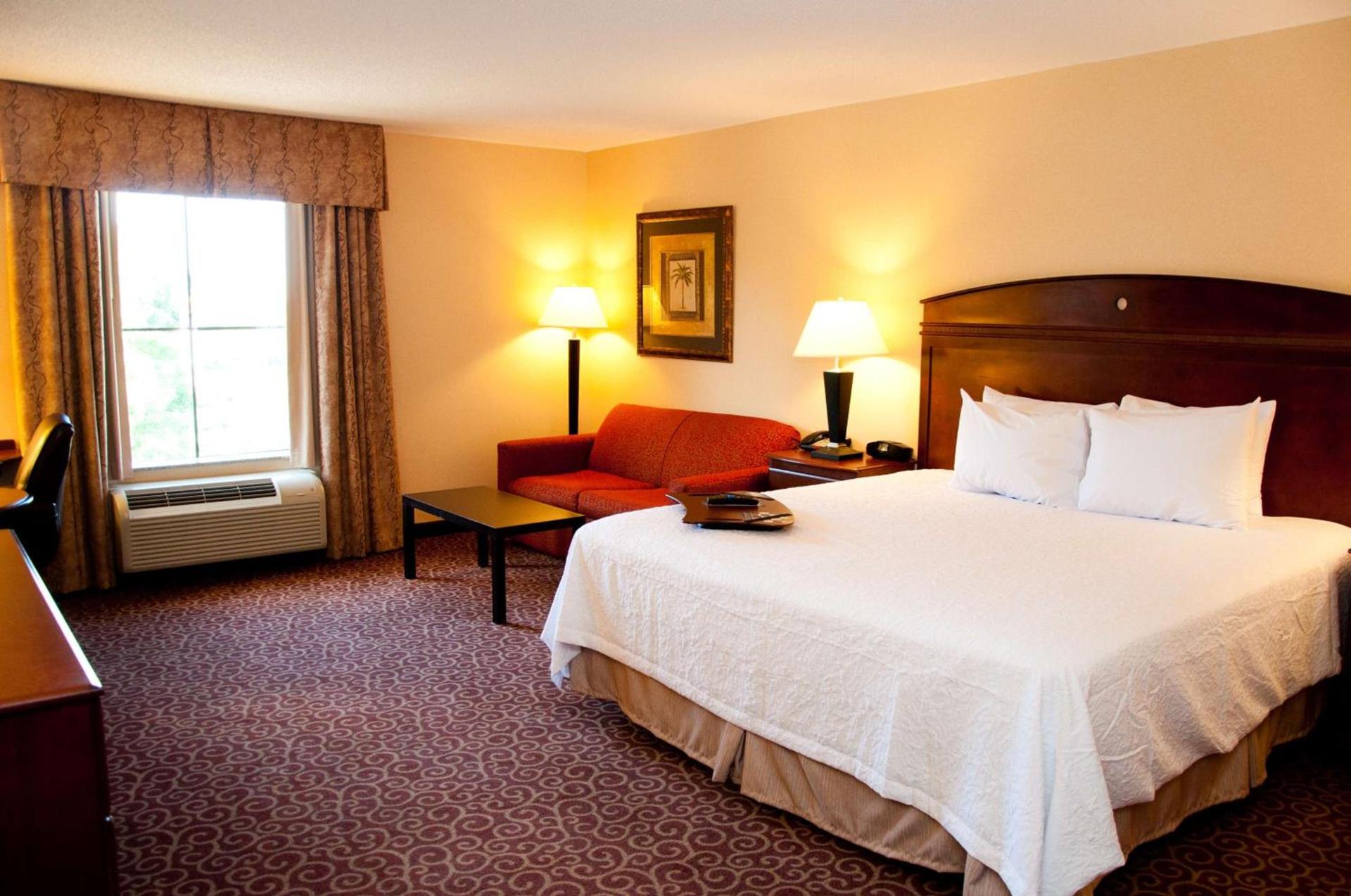 Hampton Inn East Windsor photo 27