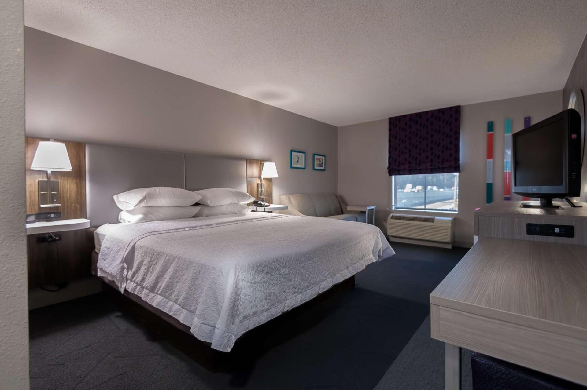 Hampton Inn East Windsor photo 31