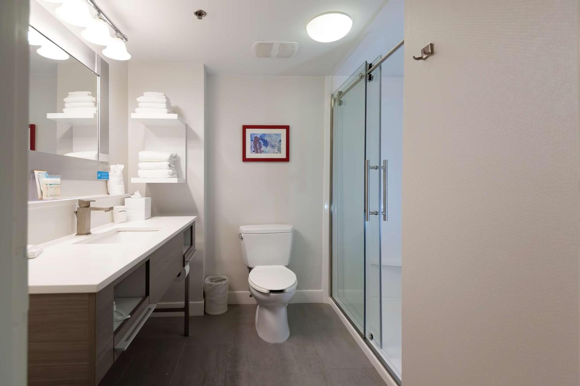 Hampton Inn East Windsor photo 38