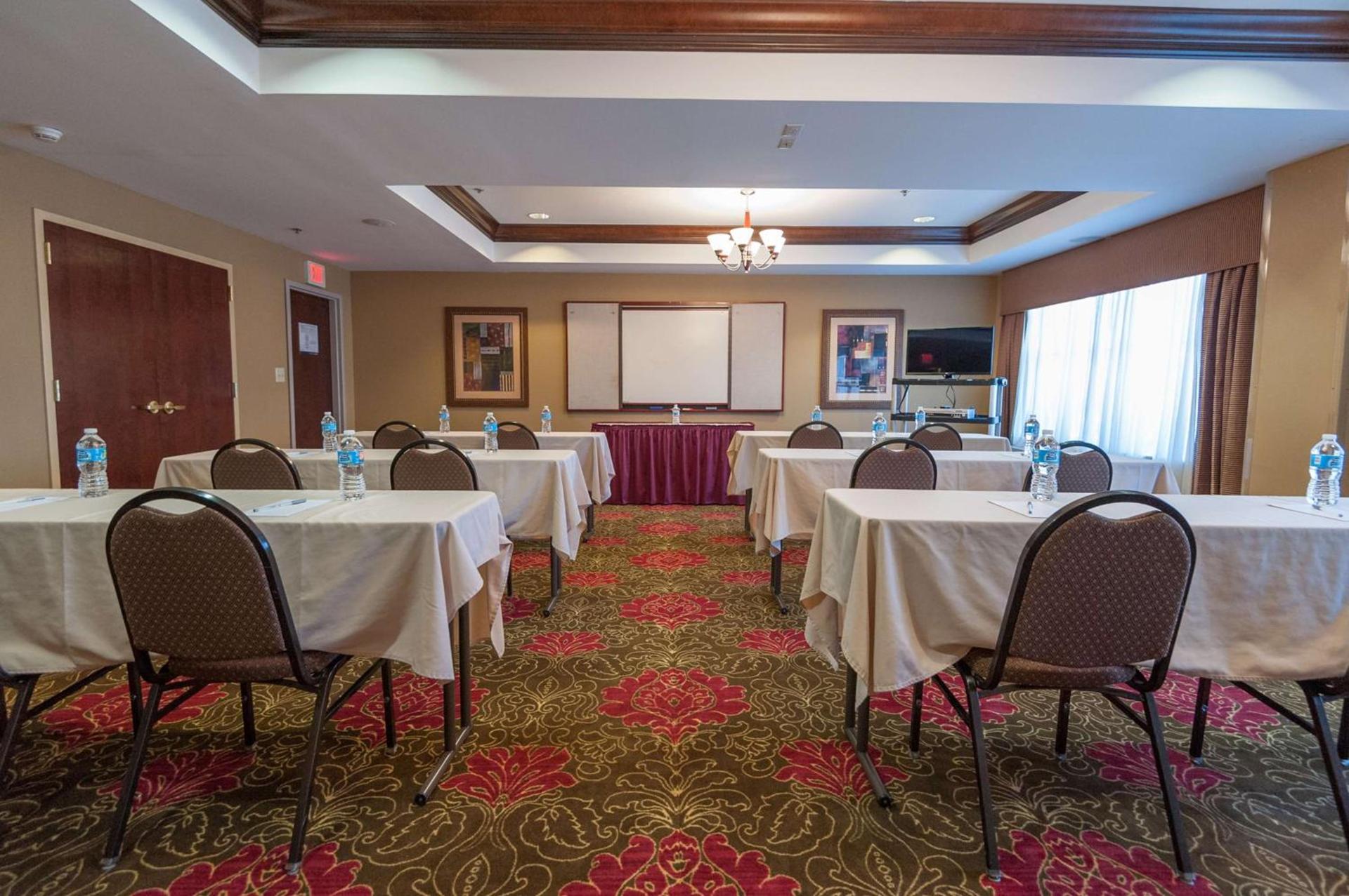 Hampton Inn East Windsor photo 48