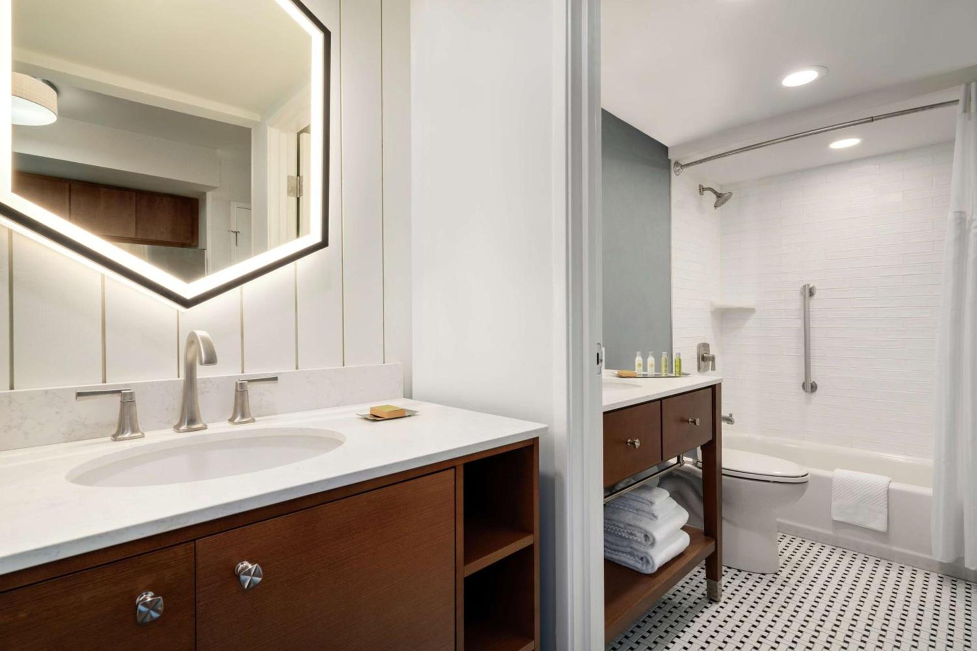 DoubleTree by Hilton Ocean City Oceanfront photo 25